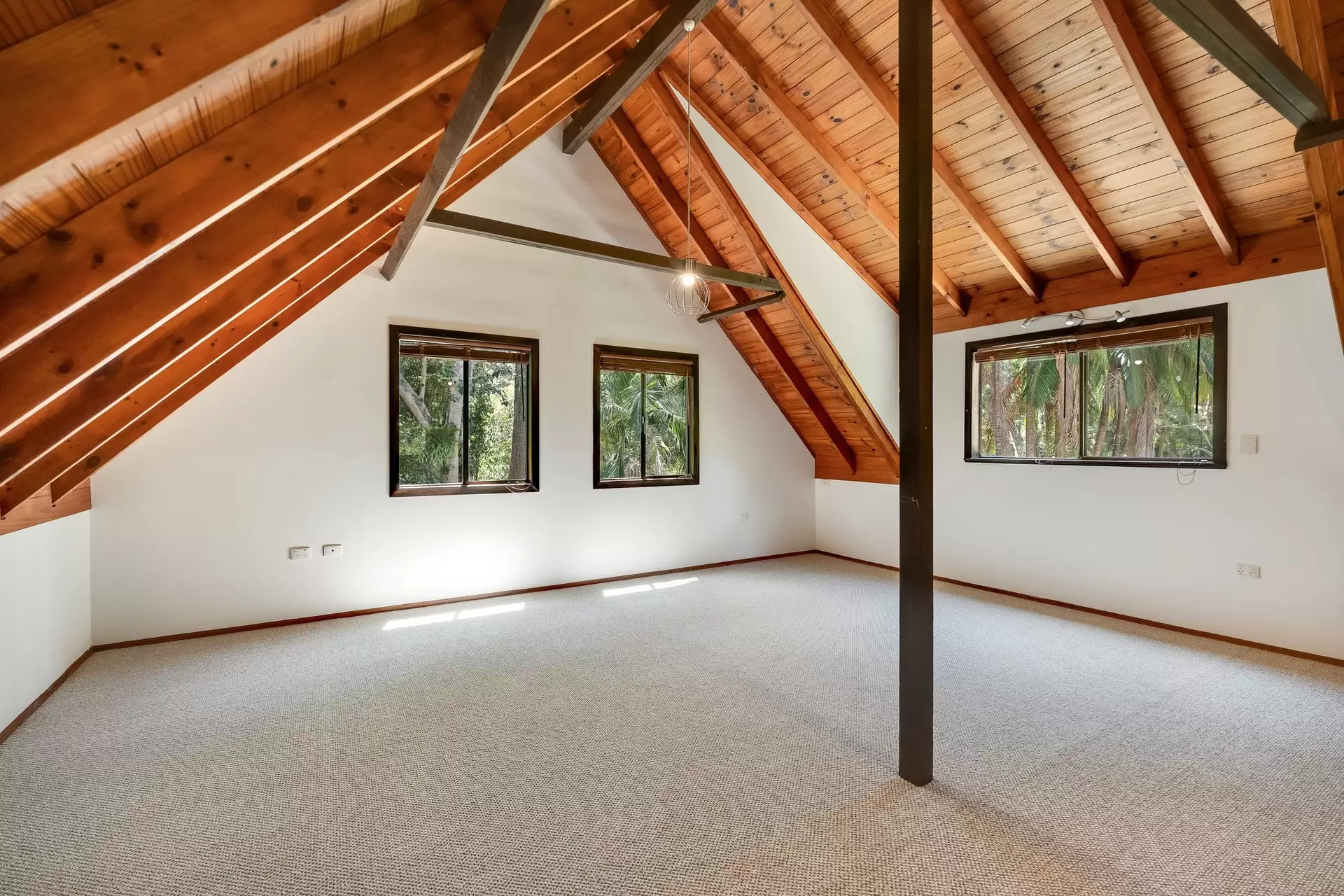 9 Brookview Court, Ewingsdale Sold by Byron Bay Sotheby's International Realty - image 1