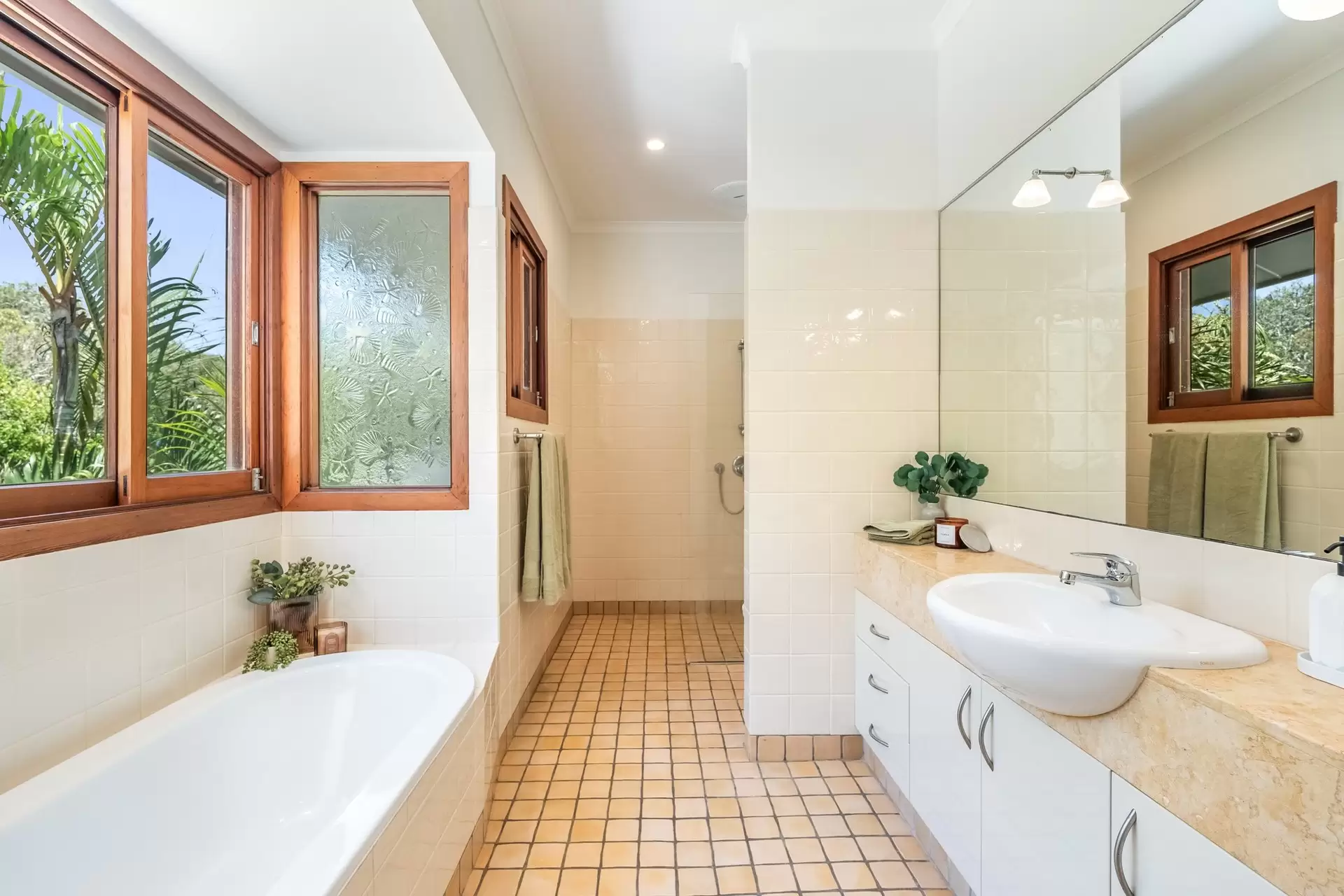 32 MacGregor Street, Suffolk Park Sold by Byron Bay Sotheby's International Realty - image 1