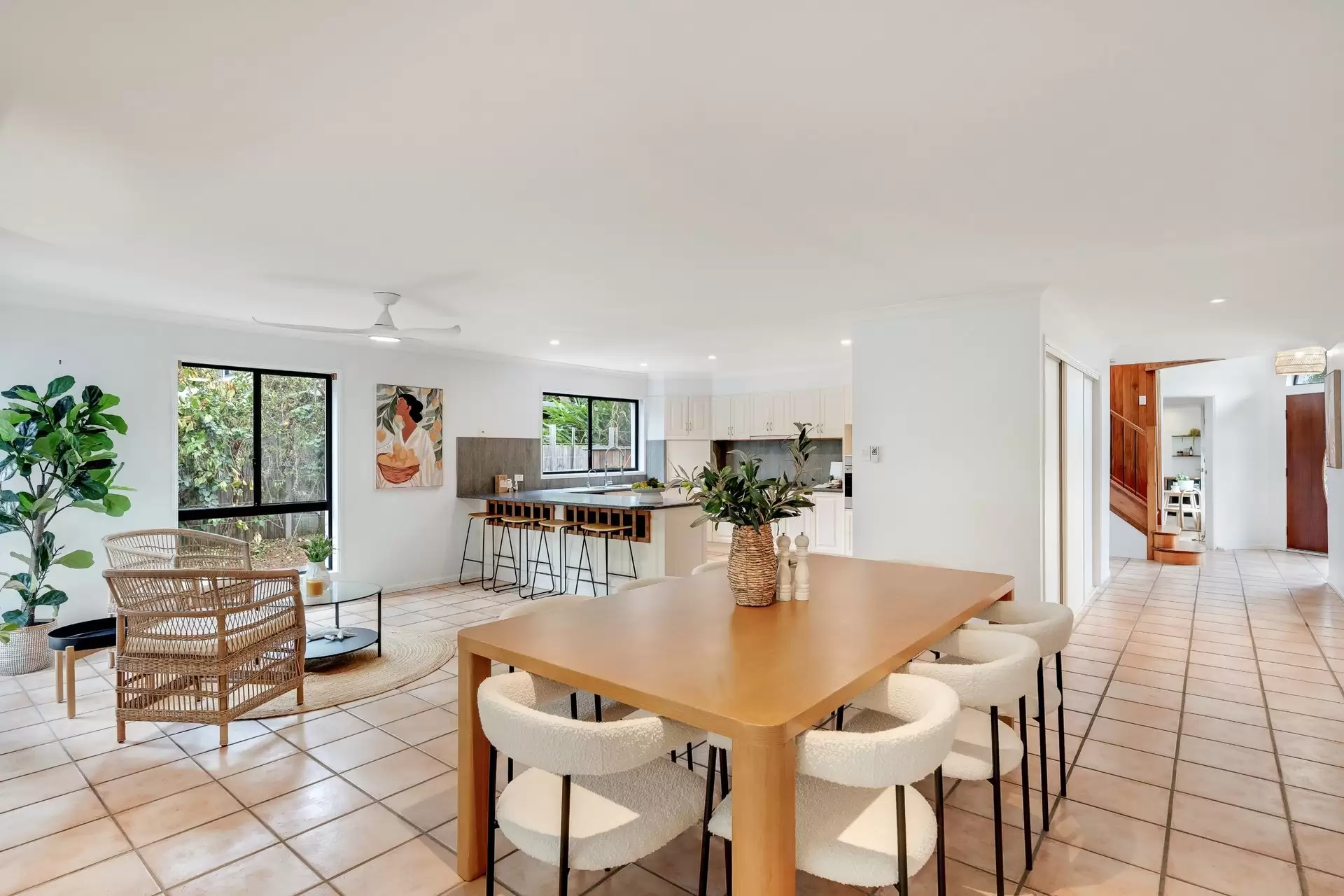 4 Dugun Court, Ocean Shores Sold by Byron Bay Sotheby's International Realty - image 1