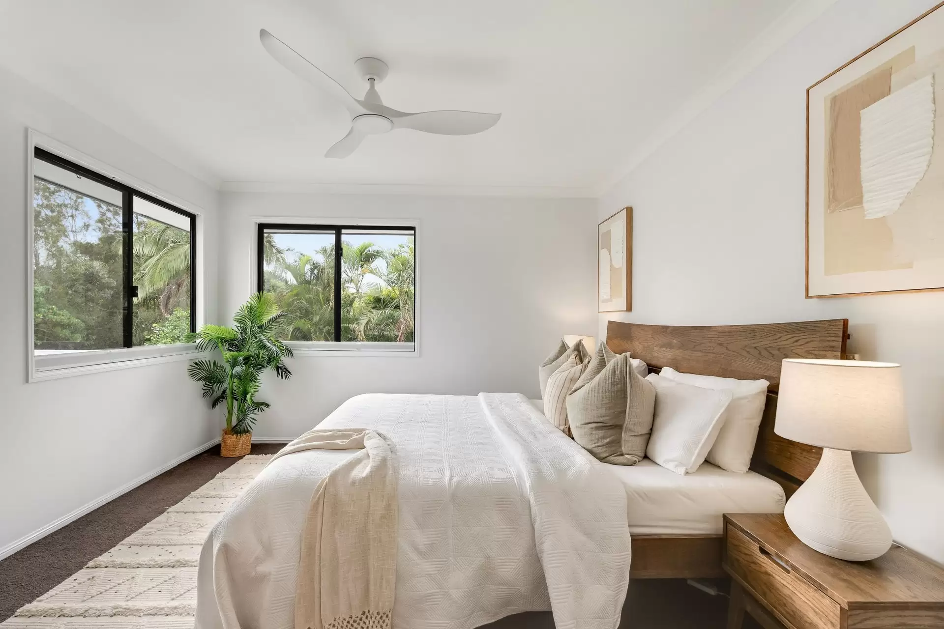 4 Dugun Court, Ocean Shores Sold by Byron Bay Sotheby's International Realty - image 1