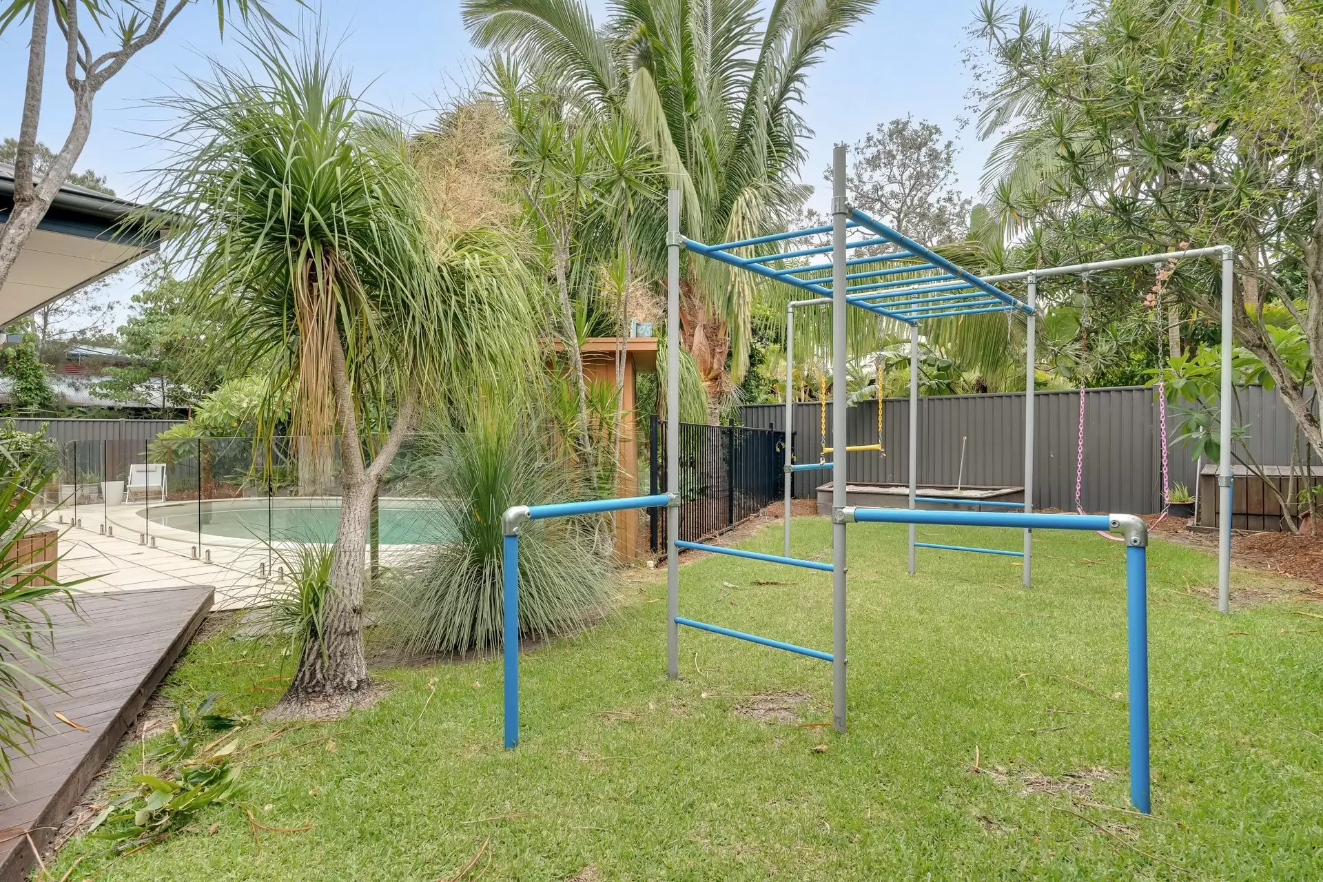 4 Dugun Court, Ocean Shores Sold by Byron Bay Sotheby's International Realty - image 1