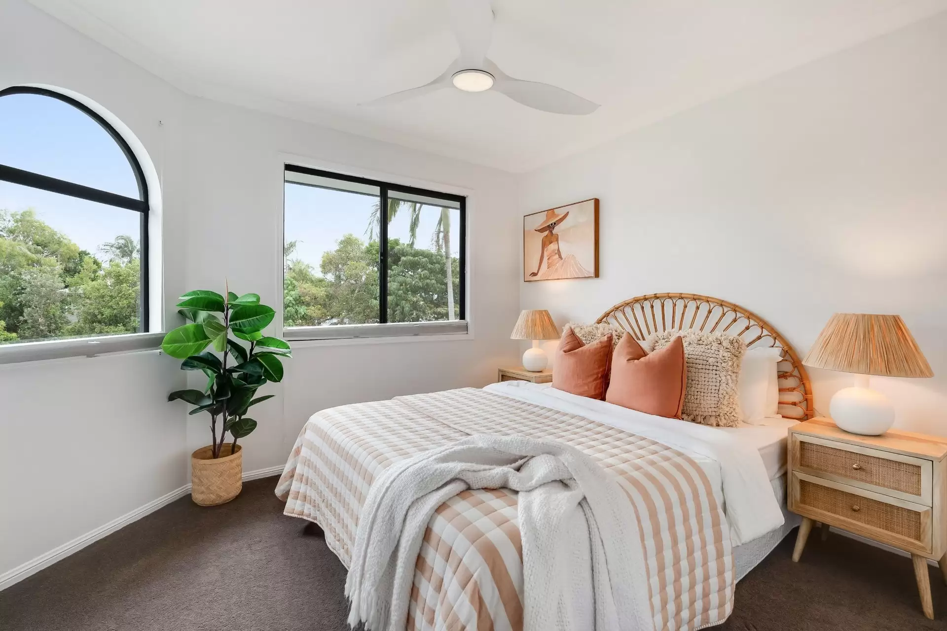 4 Dugun Court, Ocean Shores Sold by Byron Bay Sotheby's International Realty - image 1