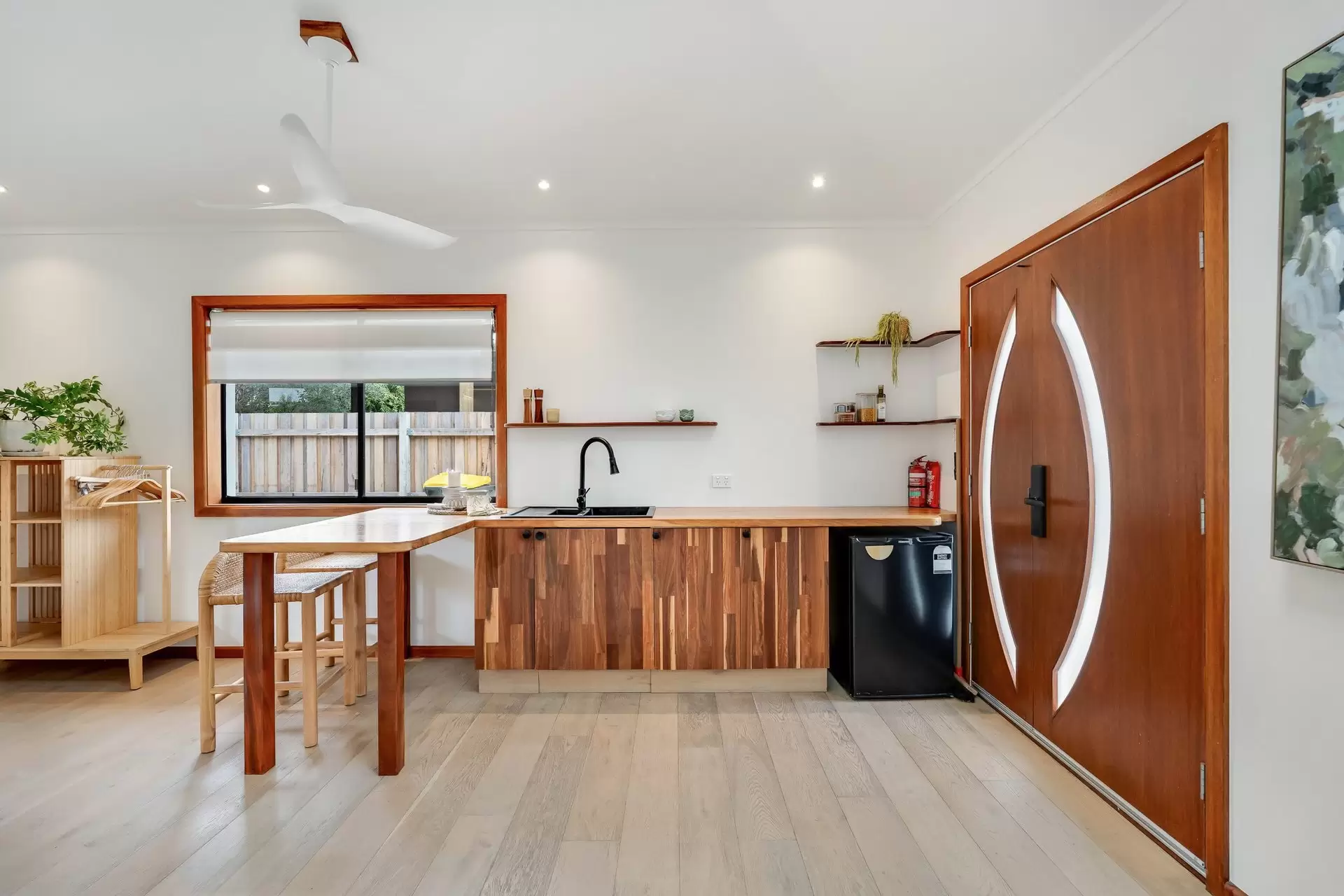 4 Dugun Court, Ocean Shores Sold by Byron Bay Sotheby's International Realty - image 1