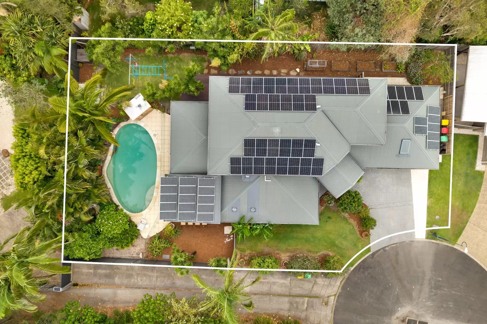 4 Dugun Court, Ocean Shores Sold by Byron Bay Sotheby's International Realty - image 1