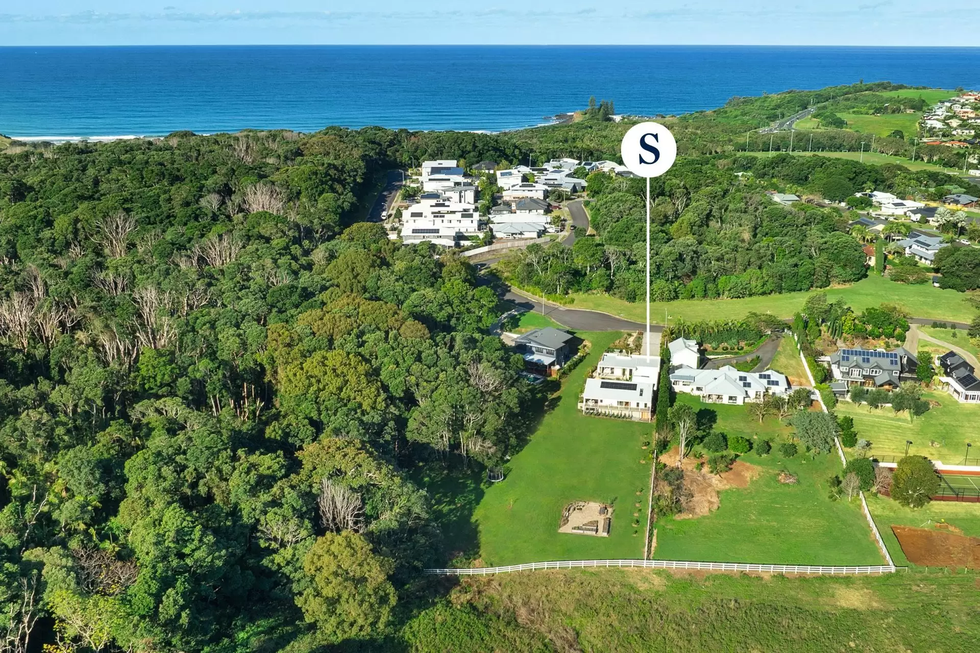 61 Henderson Drive, Lennox Head Sold by Byron Bay Sotheby's International Realty - image 1