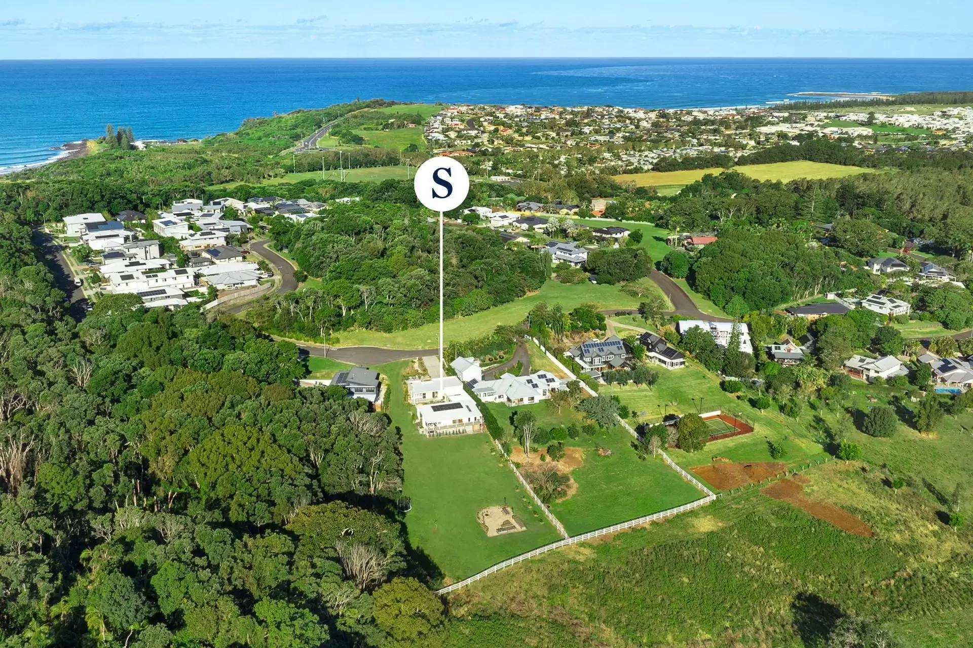 61 Henderson Drive, Lennox Head Sold by Byron Bay Sotheby's International Realty - image 1