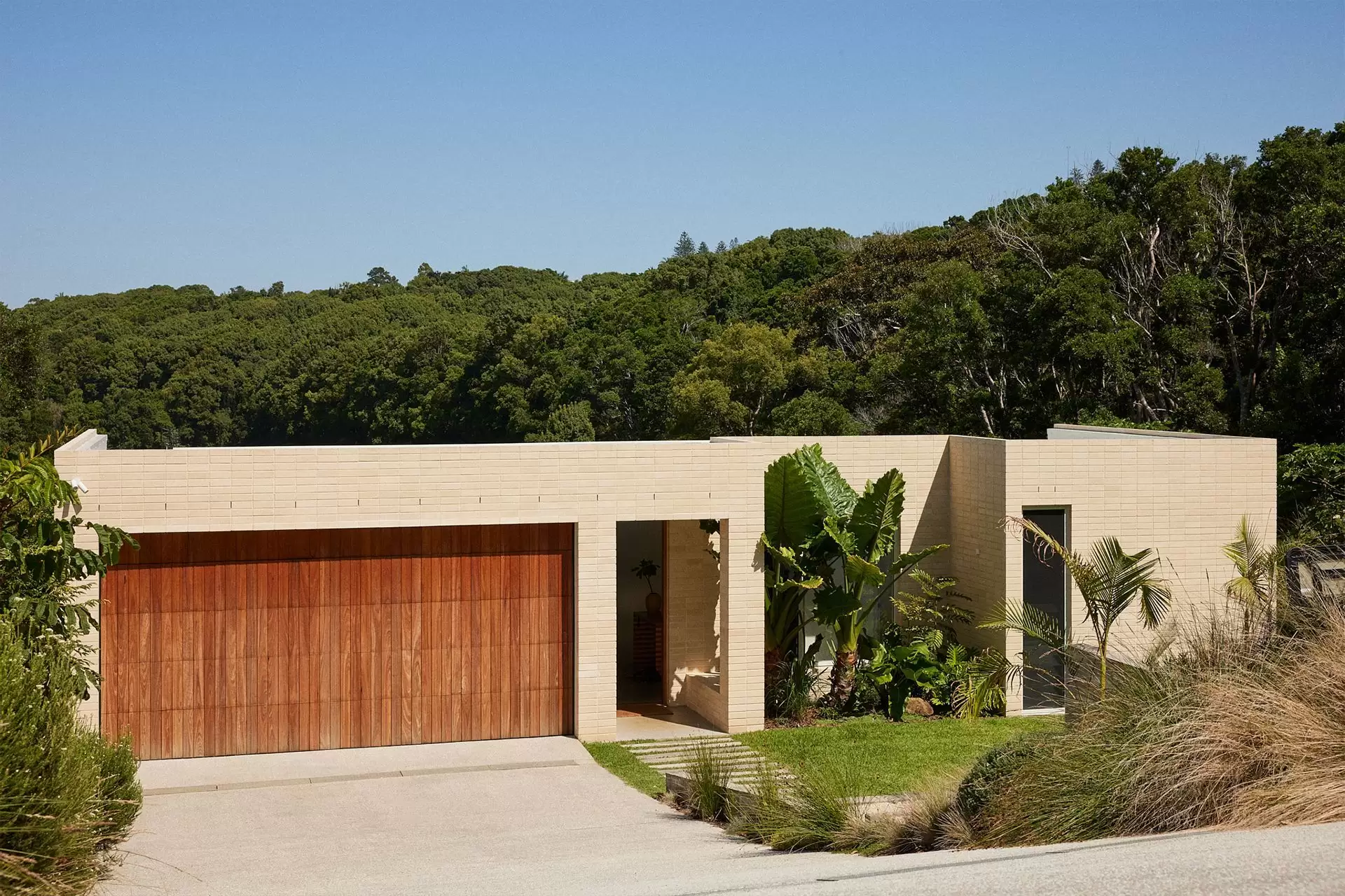 61 Henderson Drive, Lennox Head Sold by Byron Bay Sotheby's International Realty - image 1