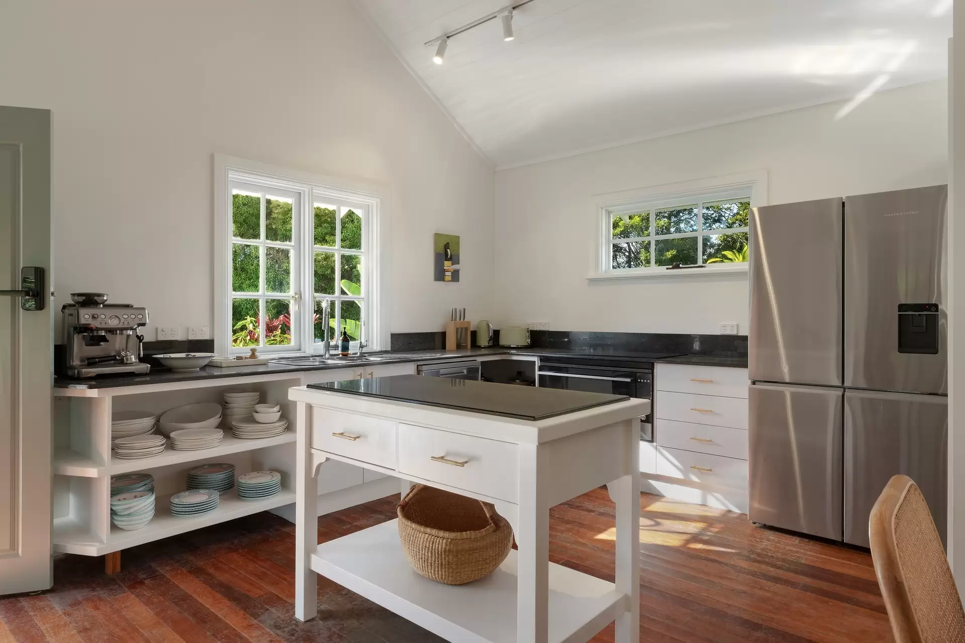 10 Byron Creek Road, Coopers Shoot Sold by Byron Bay Sotheby's International Realty - image 1