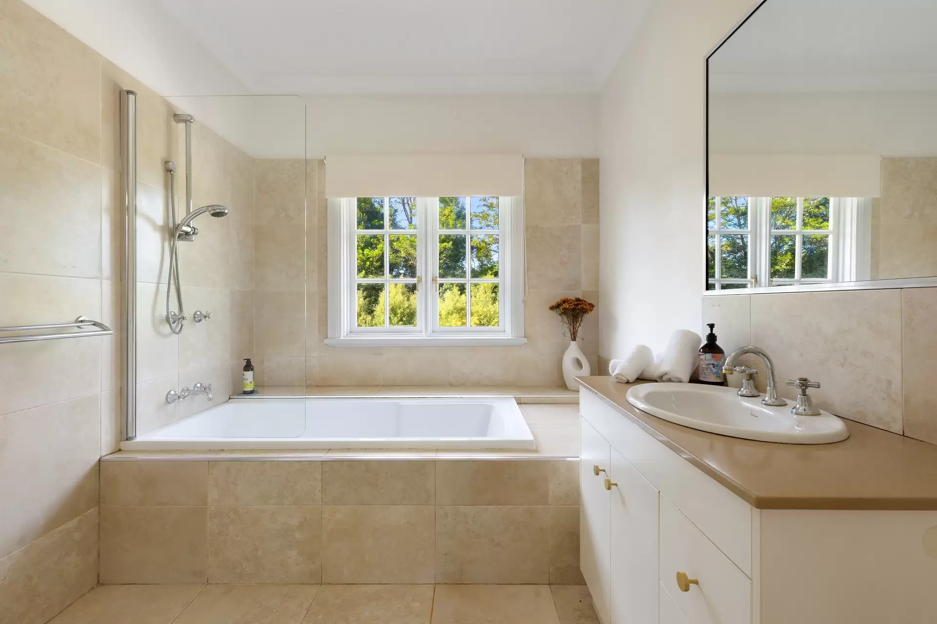 10 Byron Creek Road, Coopers Shoot Sold by Byron Bay Sotheby's International Realty - image 1