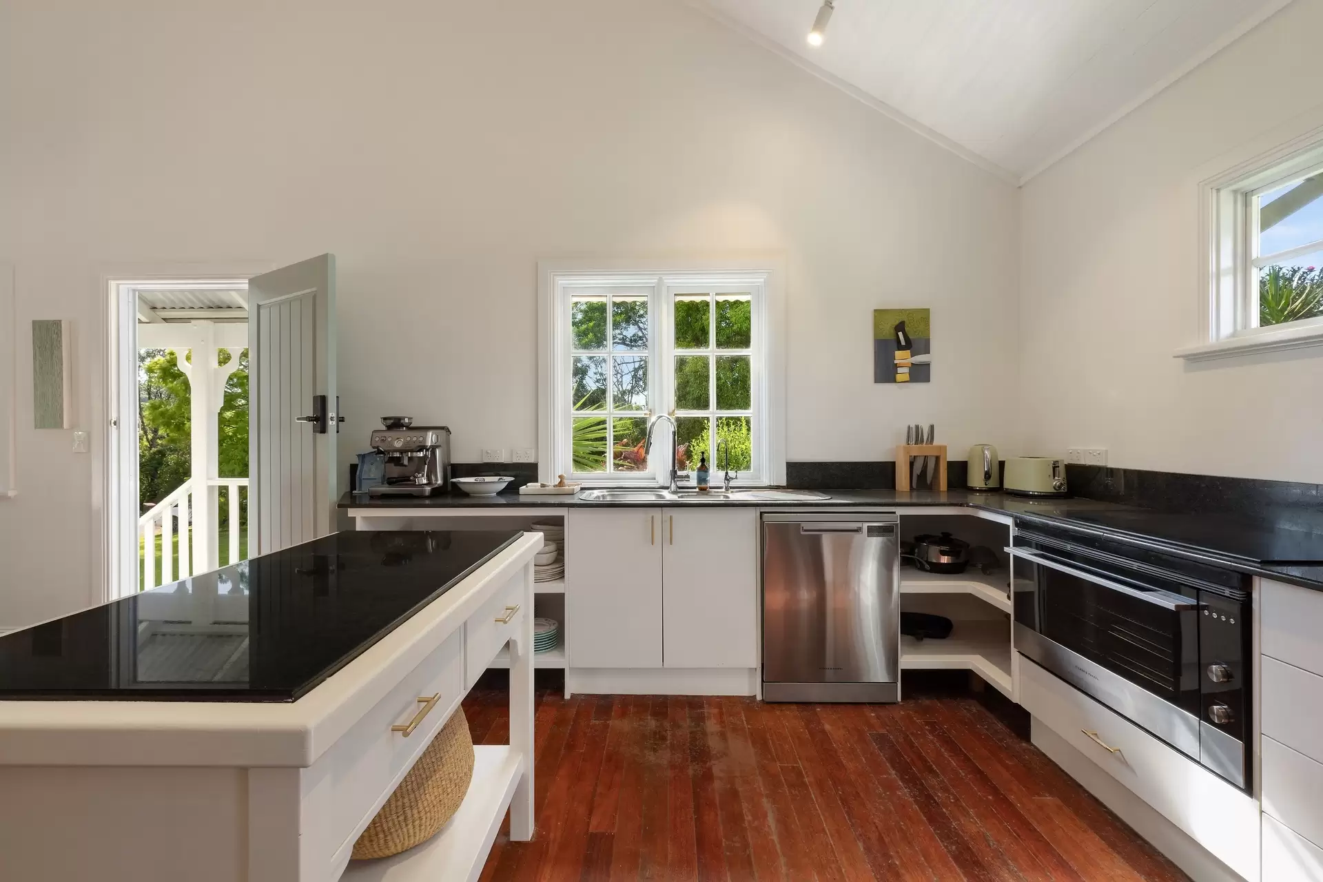 10 Byron Creek Road, Coopers Shoot Sold by Byron Bay Sotheby's International Realty - image 1