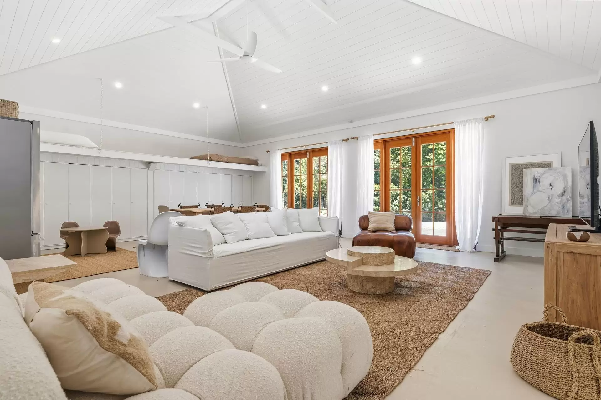 10 Roses Road, Federal Sold by Byron Bay Sotheby's International Realty - image 1