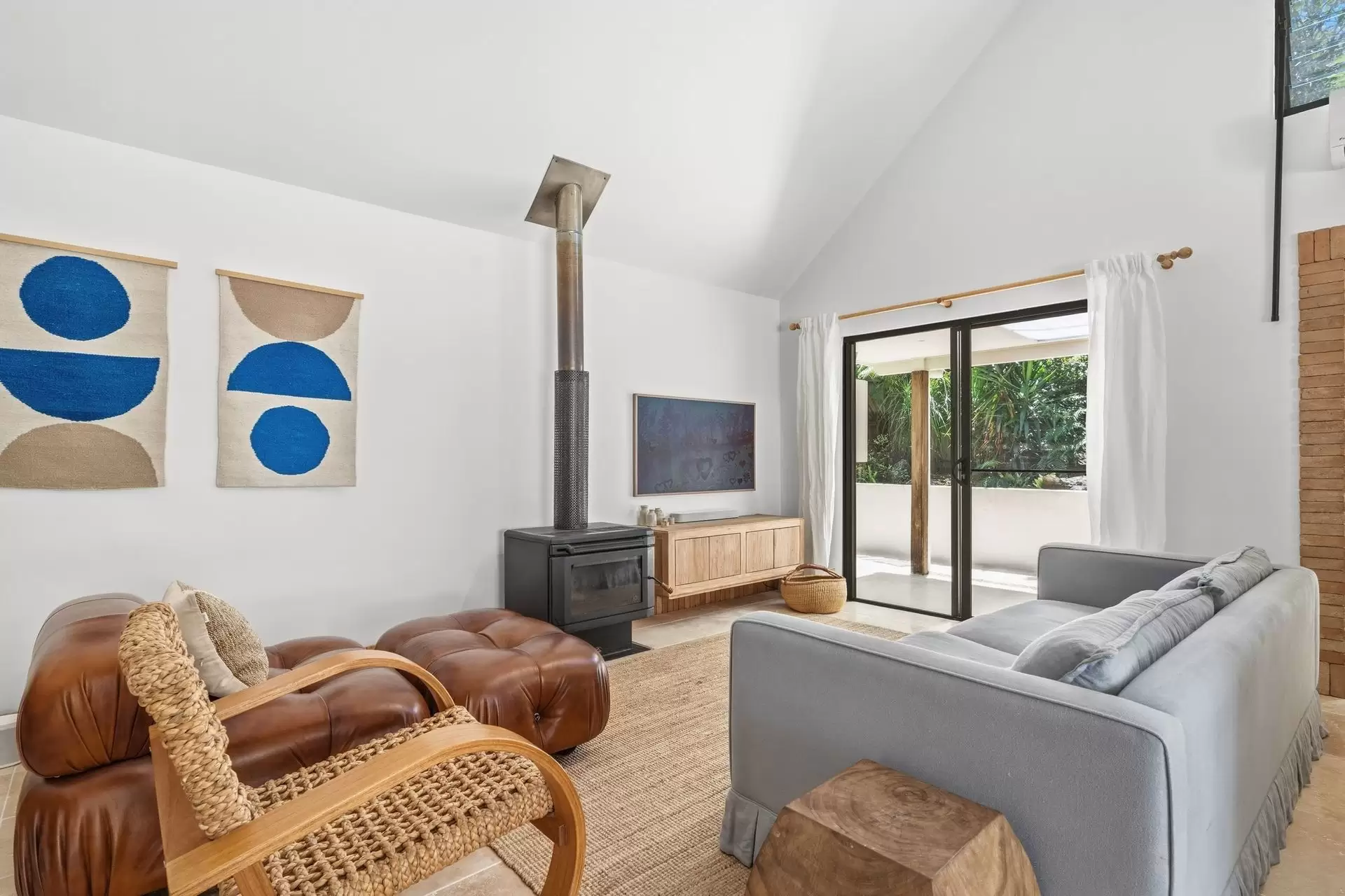 10 Roses Road, Federal Sold by Byron Bay Sotheby's International Realty - image 1