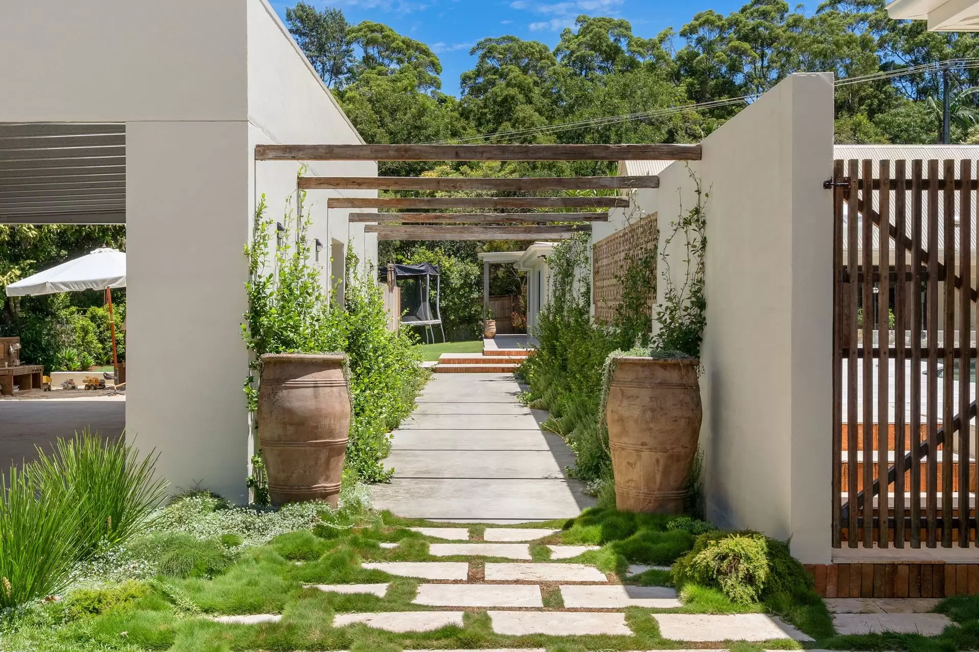 10 Roses Road, Federal Sold by Byron Bay Sotheby's International Realty - image 1
