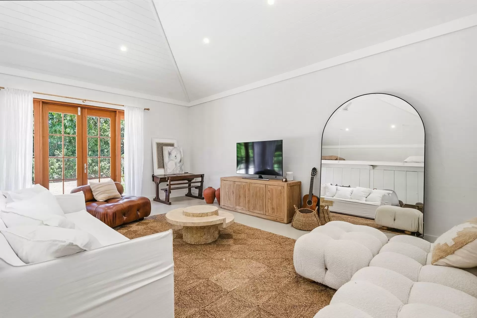 10 Roses Road, Federal Sold by Byron Bay Sotheby's International Realty - image 1