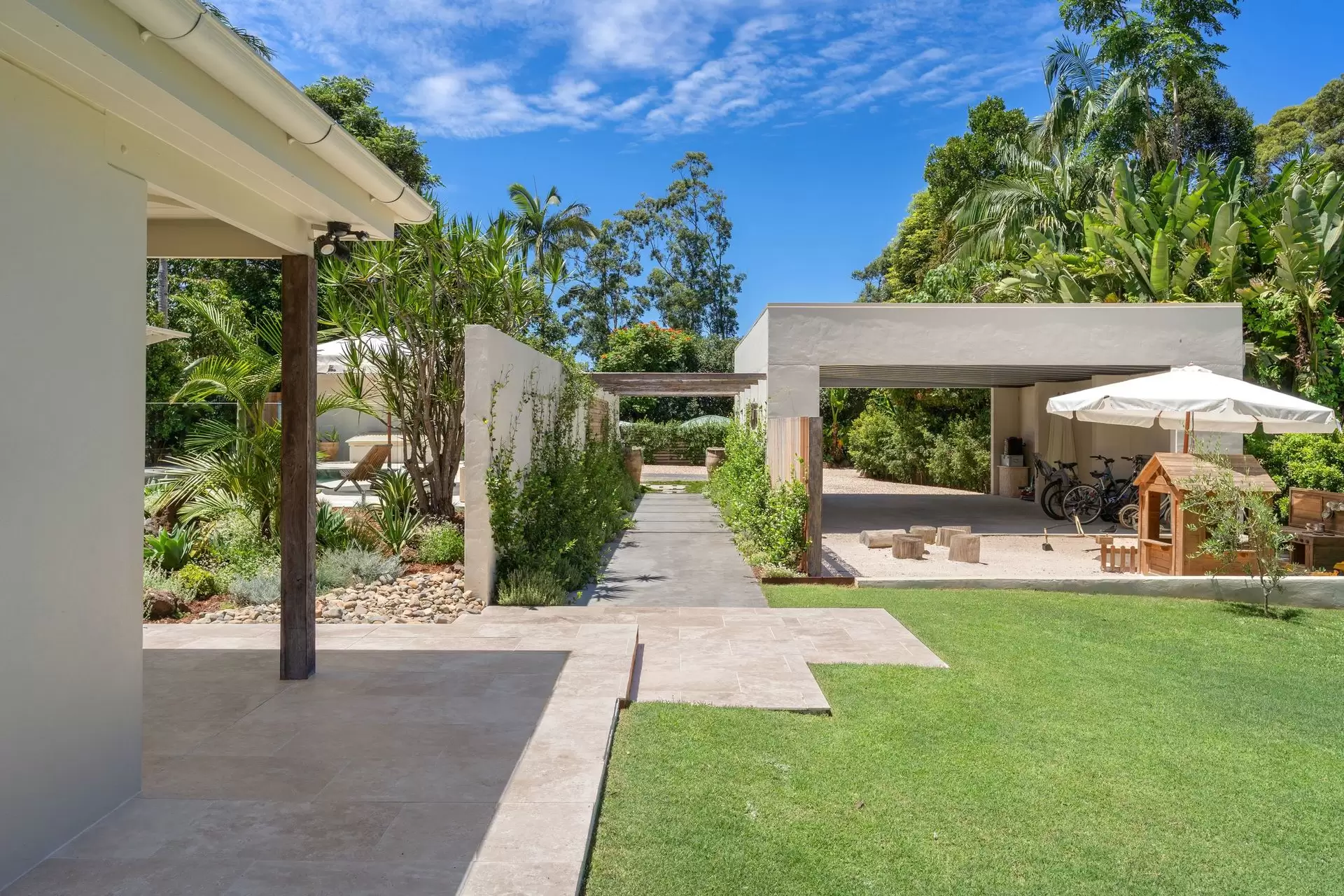 10 Roses Road, Federal Sold by Byron Bay Sotheby's International Realty - image 1