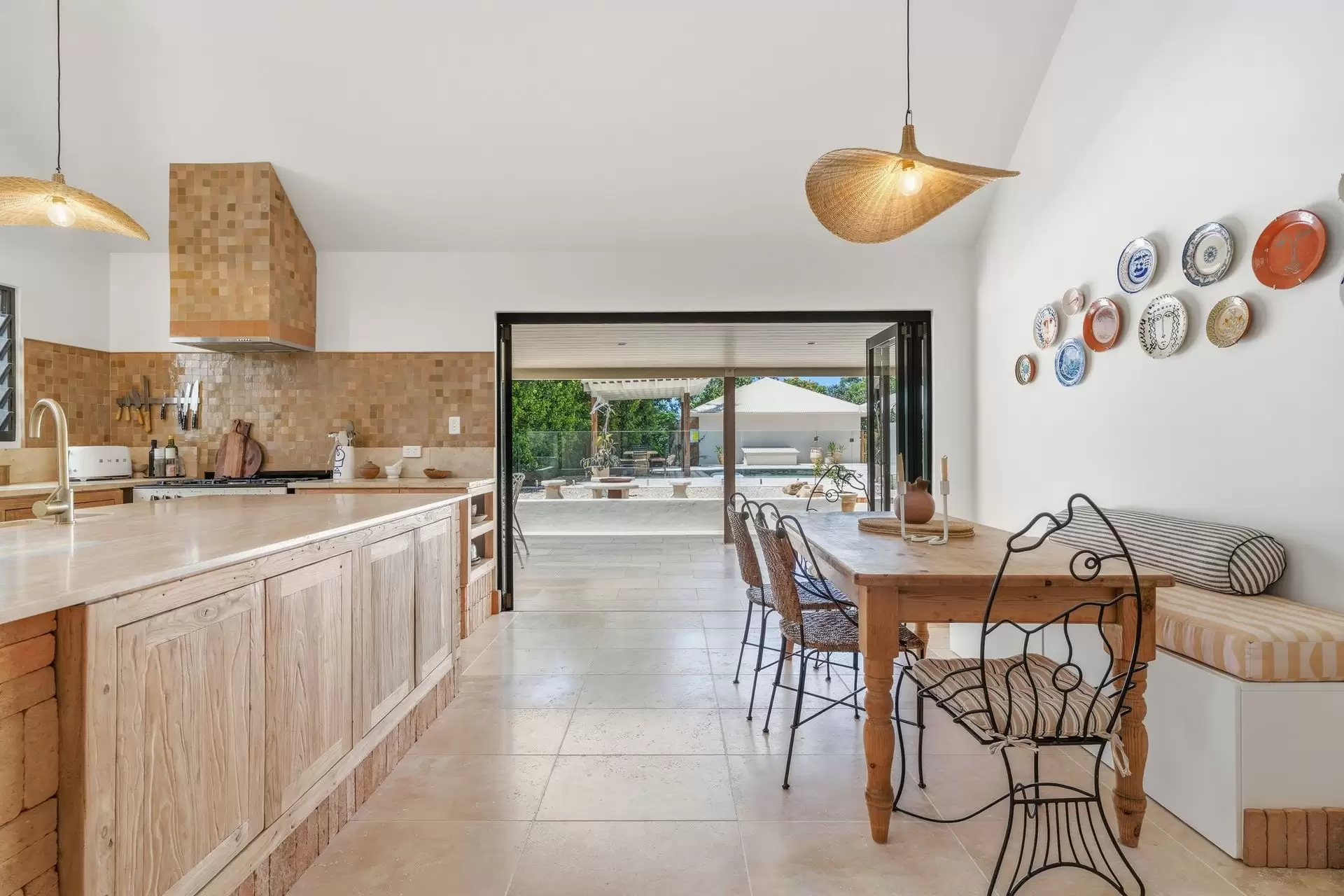 10 Roses Road, Federal Sold by Byron Bay Sotheby's International Realty - image 1
