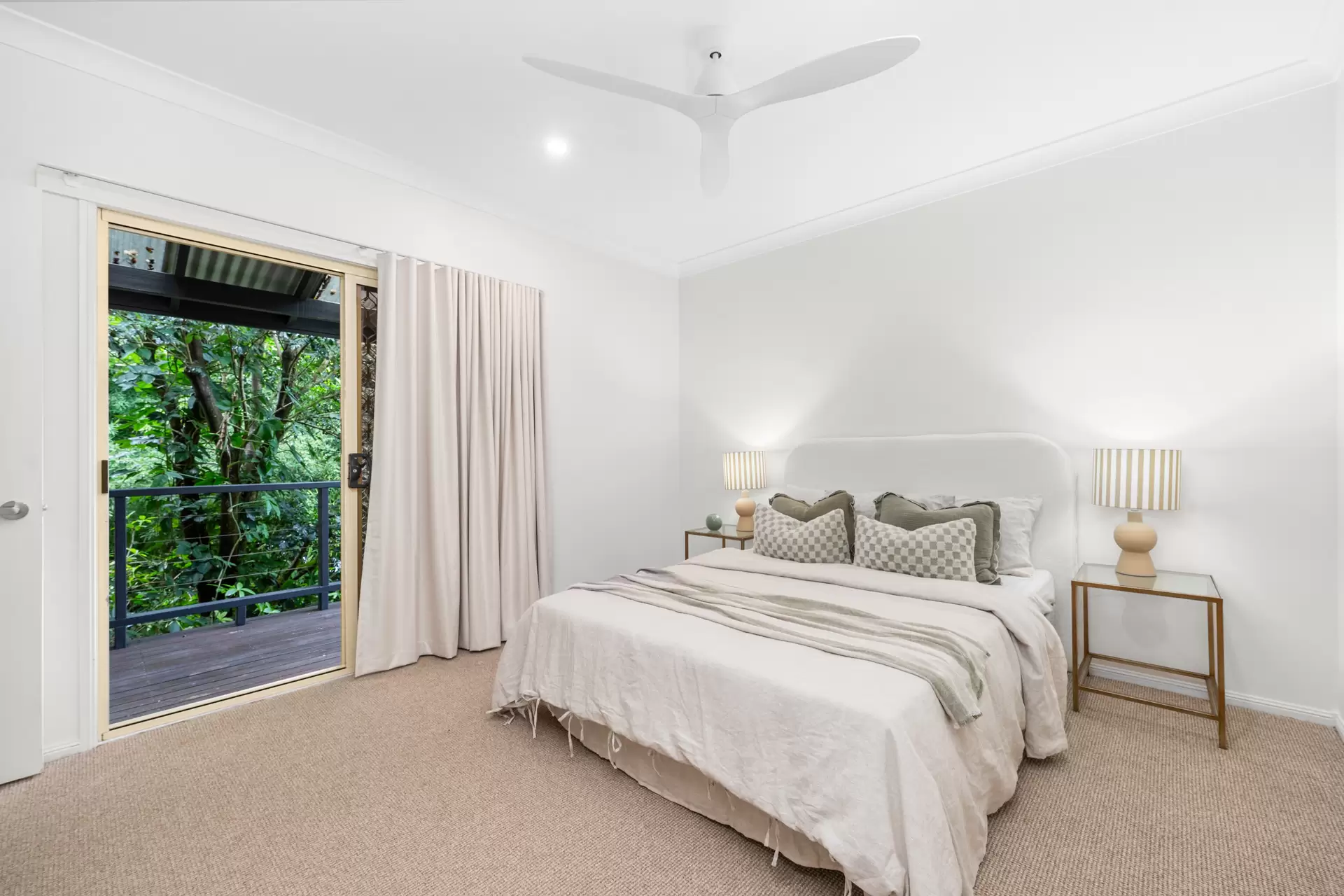 17 Avocado Crescent, Ewingsdale Sold by Byron Bay Sotheby's International Realty - image 1
