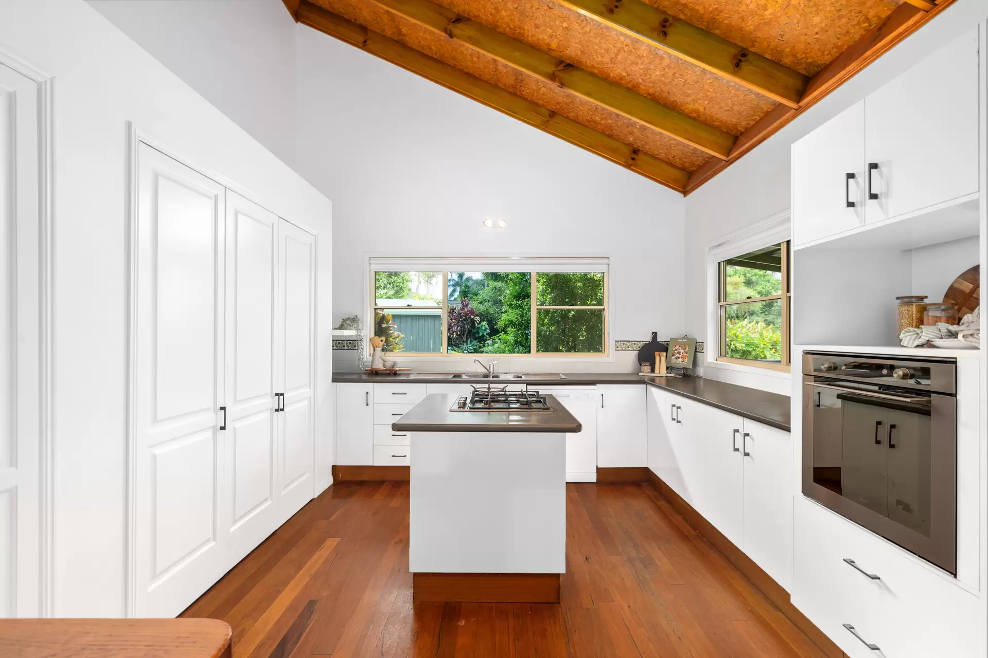 17 Avocado Crescent, Ewingsdale Sold by Byron Bay Sotheby's International Realty - image 1