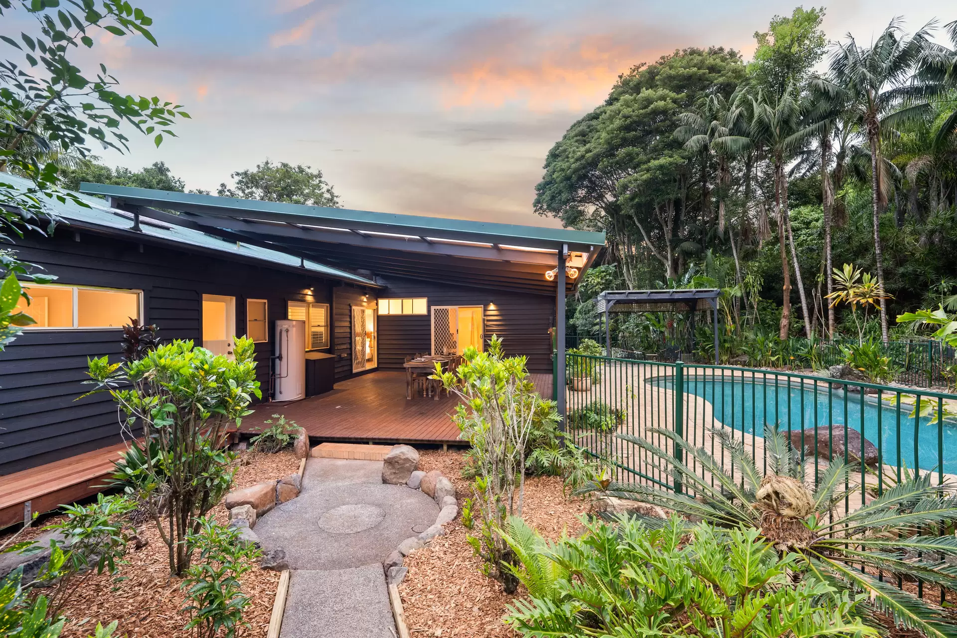17 Avocado Crescent, Ewingsdale Sold by Byron Bay Sotheby's International Realty - image 1
