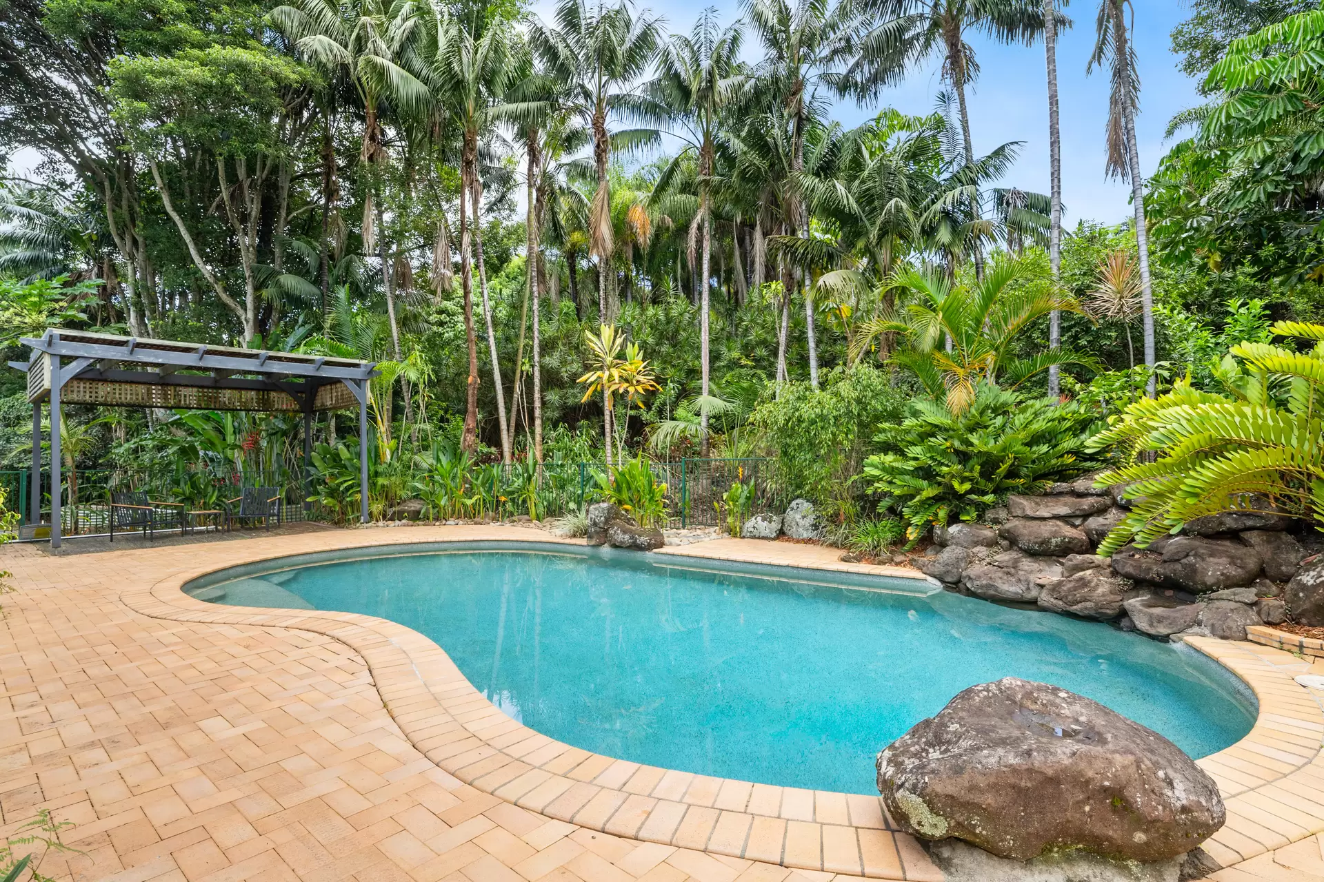 17 Avocado Crescent, Ewingsdale Sold by Byron Bay Sotheby's International Realty - image 1