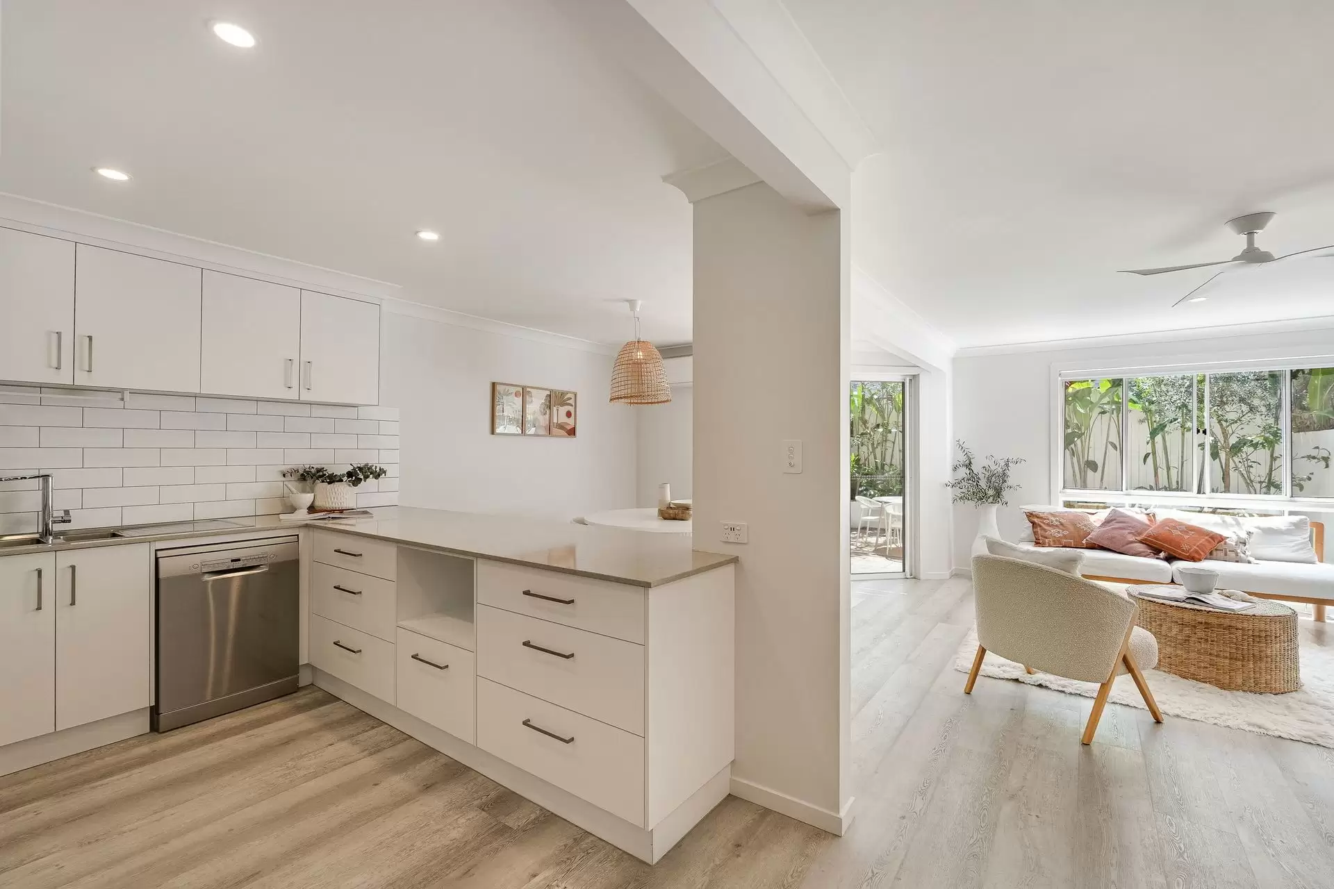 3/49 Belongil Crescent, Byron Bay Sold by Byron Bay Sotheby's International Realty - image 1