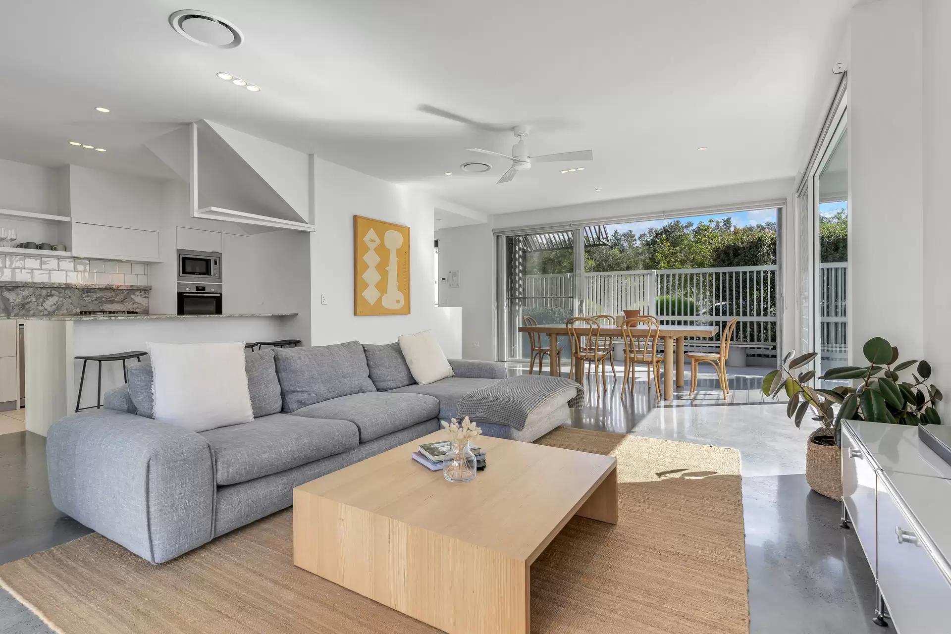 42 Bayshore Drive, Byron Bay Sold by Byron Bay Sotheby's International Realty - image 1