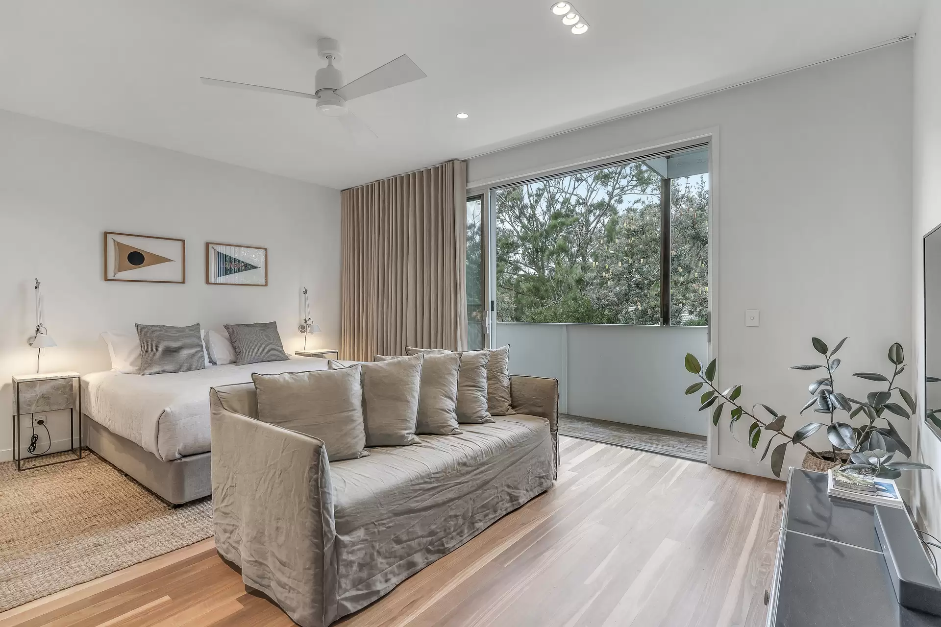 42 Bayshore Drive, Byron Bay Sold by Byron Bay Sotheby's International Realty - image 1
