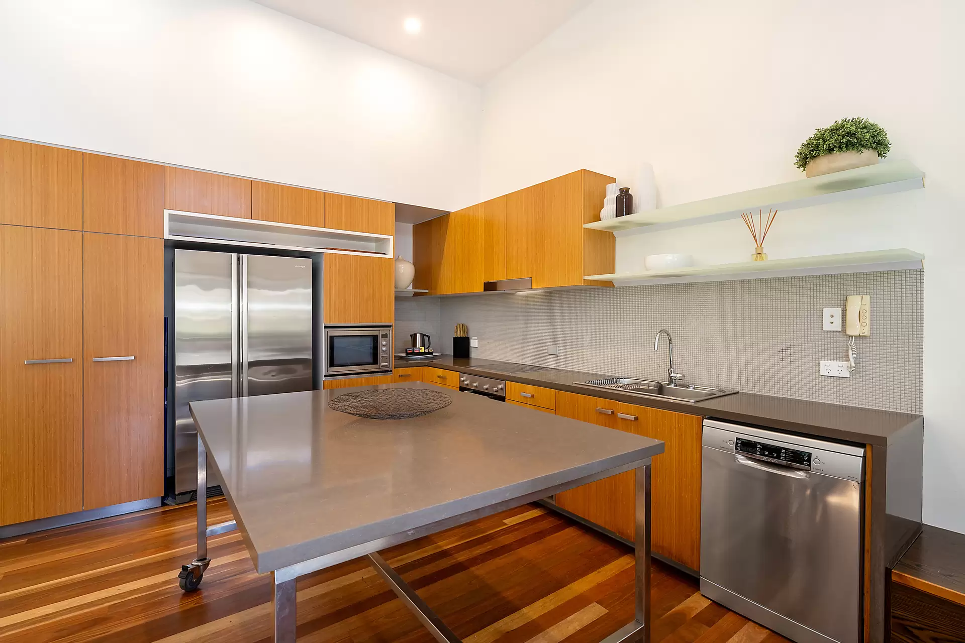 22/33-35 Childe Street, Byron Bay Sold by Byron Bay Sotheby's International Realty - image 1