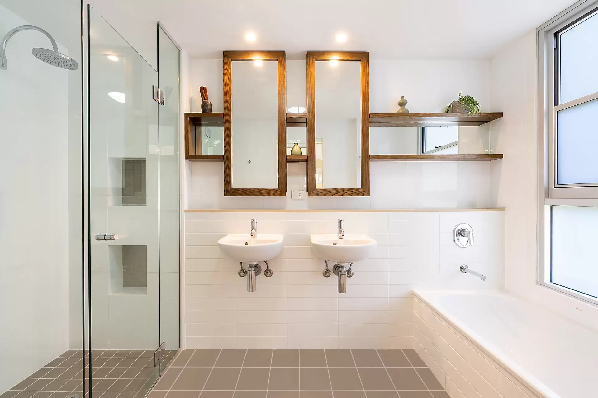 22/33-35 Childe Street, Byron Bay Sold by Byron Bay Sotheby's International Realty - image 1