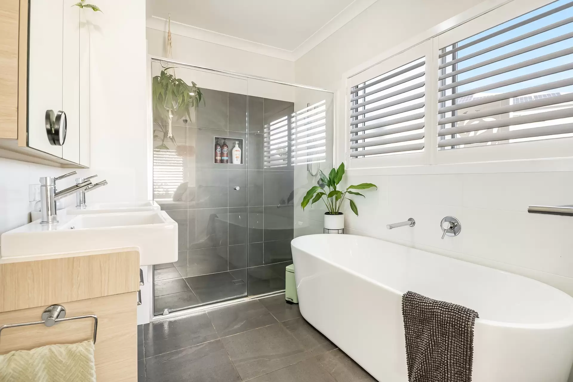 12 Greenview Place, Skennars Head Sold by Byron Bay Sotheby's International Realty - image 1
