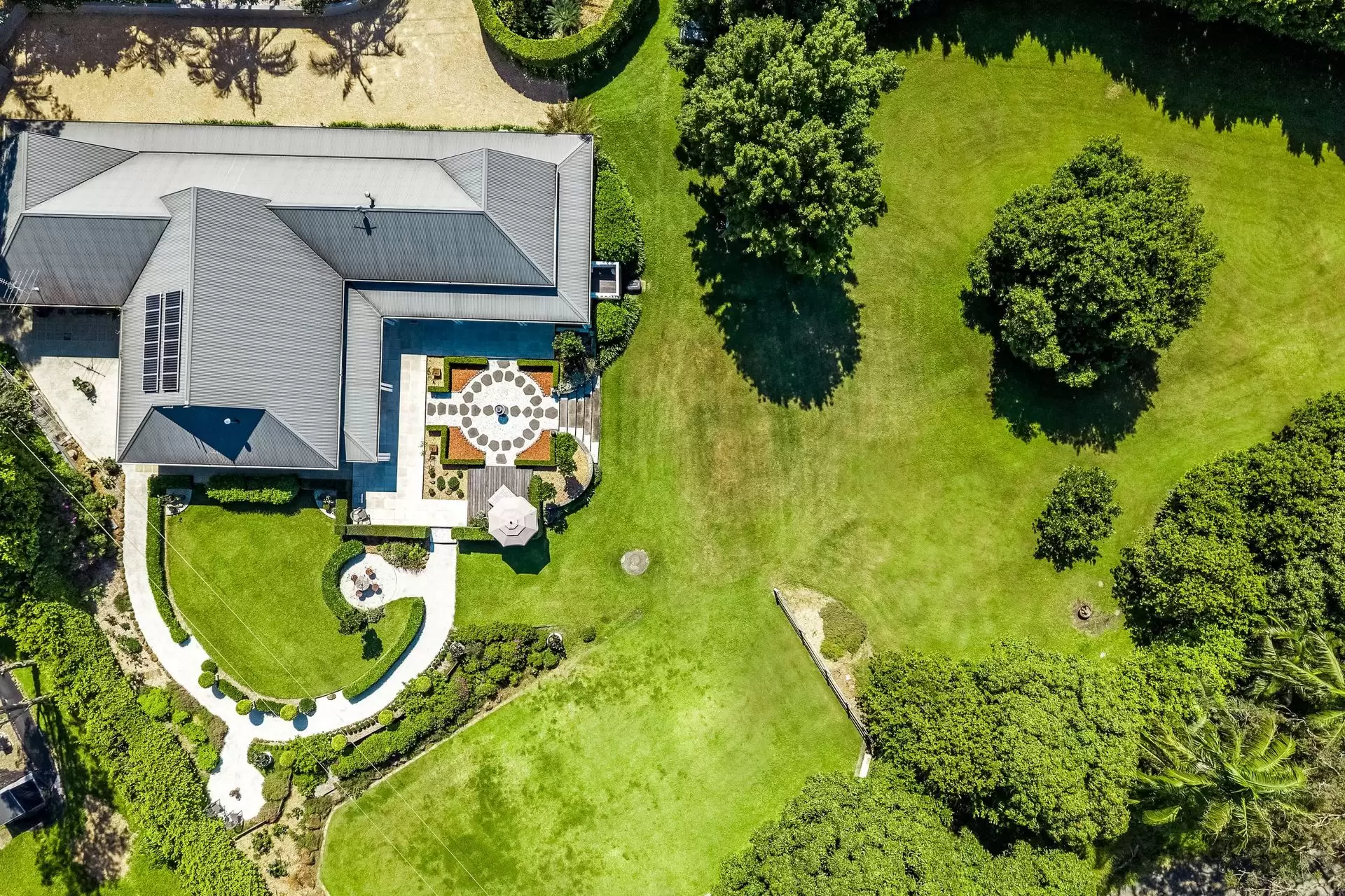 52 Ross Lane, Kinvara Sold by Byron Bay Sotheby's International Realty - image 1