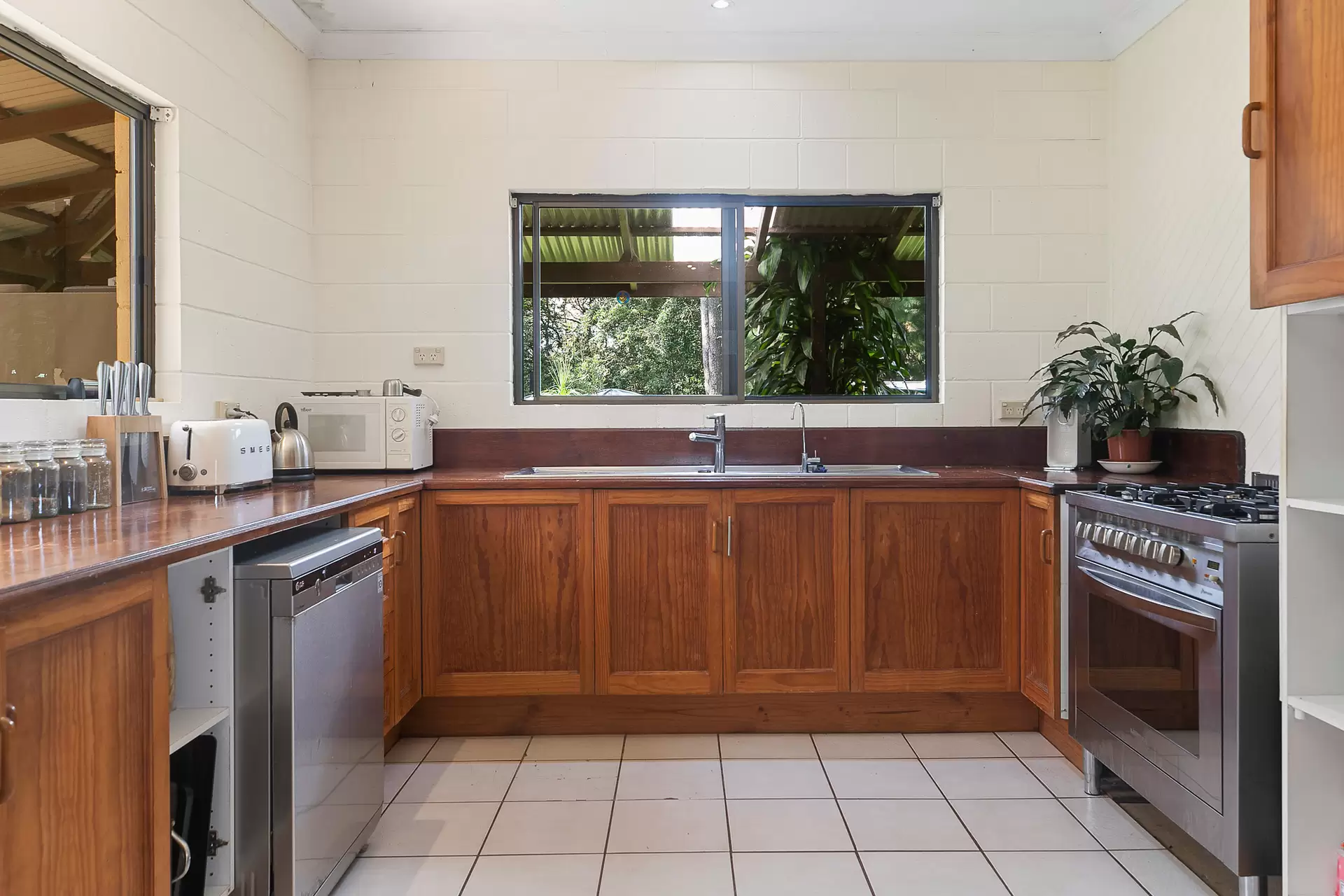 598 Myocum Road, Myocum Sold by Byron Bay Sotheby's International Realty - image 1