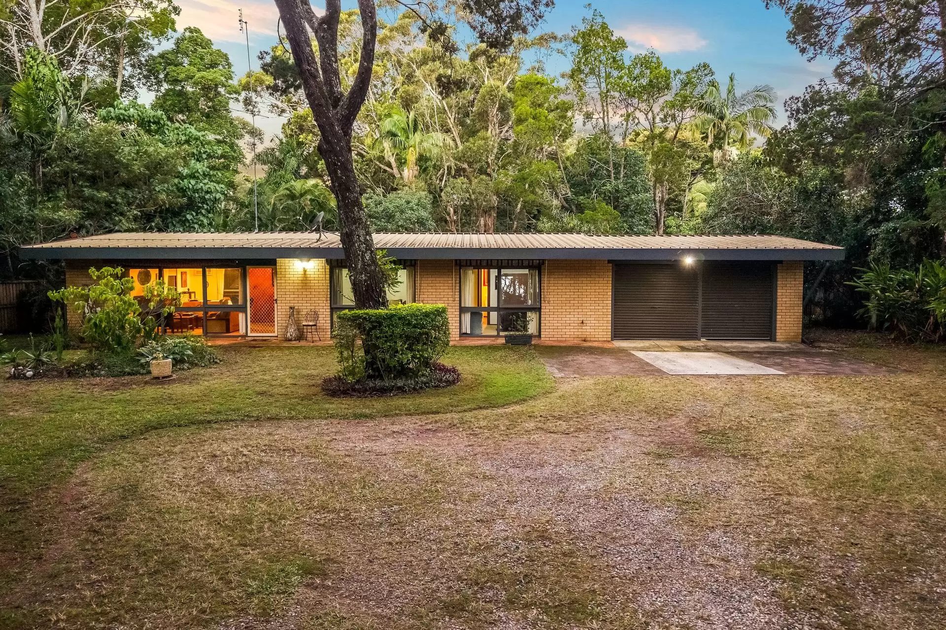 147-149 Broken Head Road, Suffolk Park Sold by Byron Bay Sotheby's International Realty - image 1