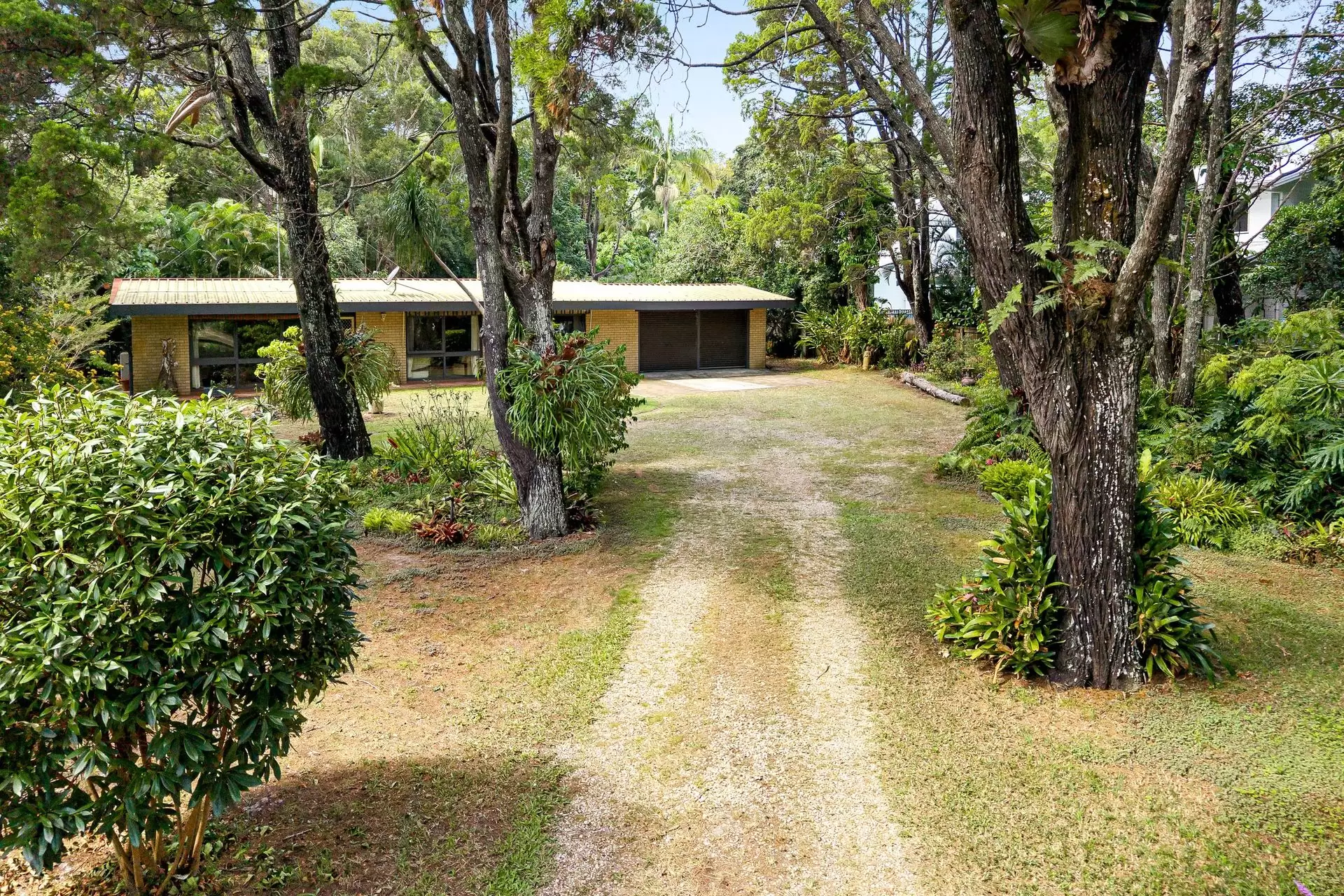 147-149 Broken Head Road, Suffolk Park Sold by Byron Bay Sotheby's International Realty - image 1