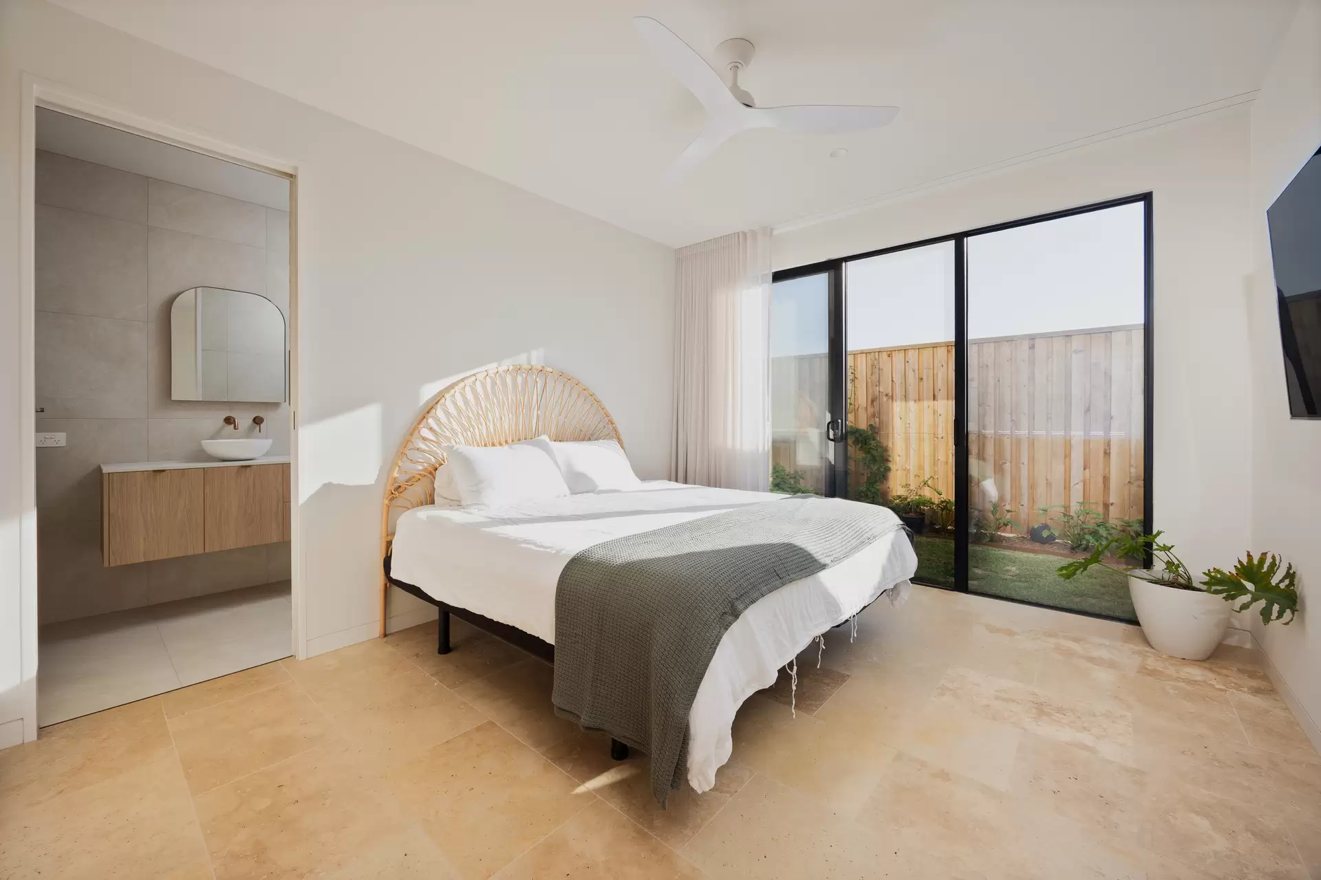 24 Wave Break Circuit, Skennars Head For Sale by Byron Bay Sotheby's International Realty - image 1