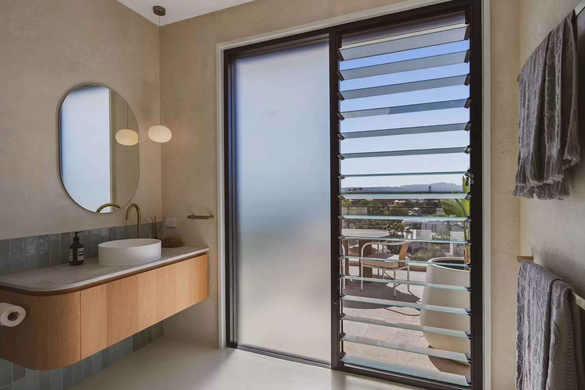 35 Browning Street, Byron Bay Sold by Byron Bay Sotheby's International Realty - image 1