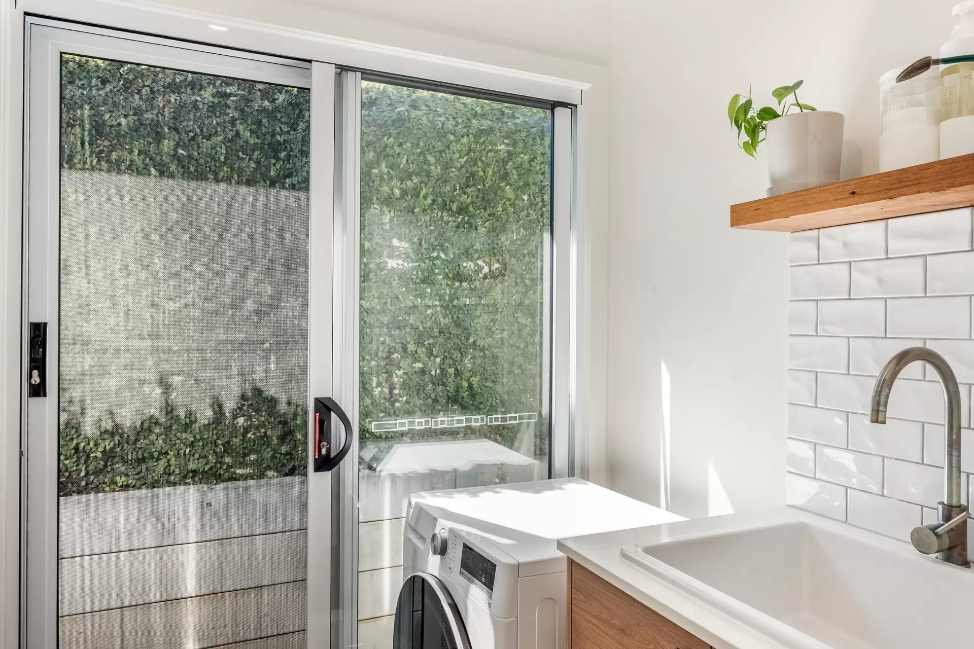 10 Tidepool Street, Lennox Head Sold by Byron Bay Sotheby's International Realty - image 1