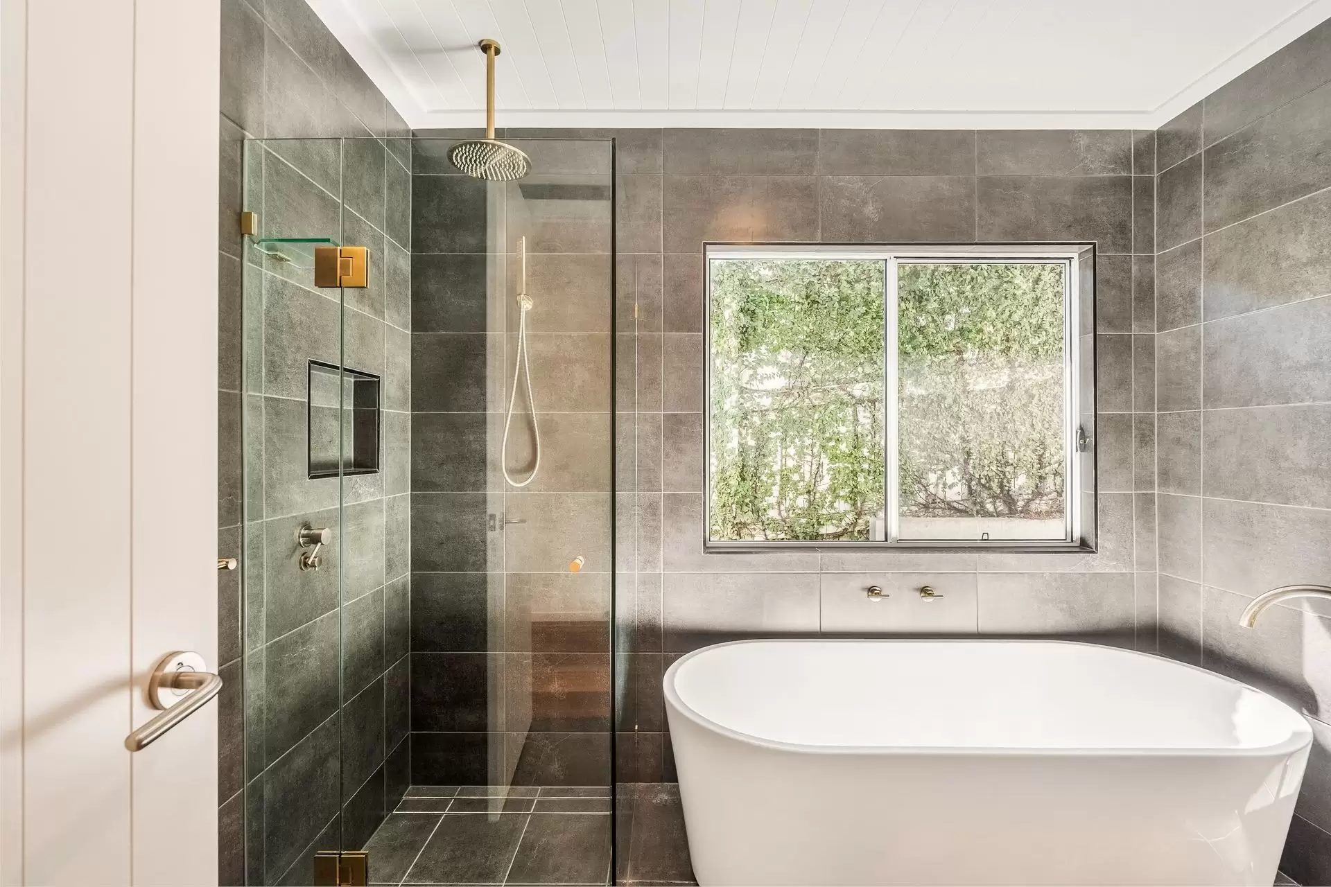 10 Tidepool Street, Lennox Head Sold by Byron Bay Sotheby's International Realty - image 1