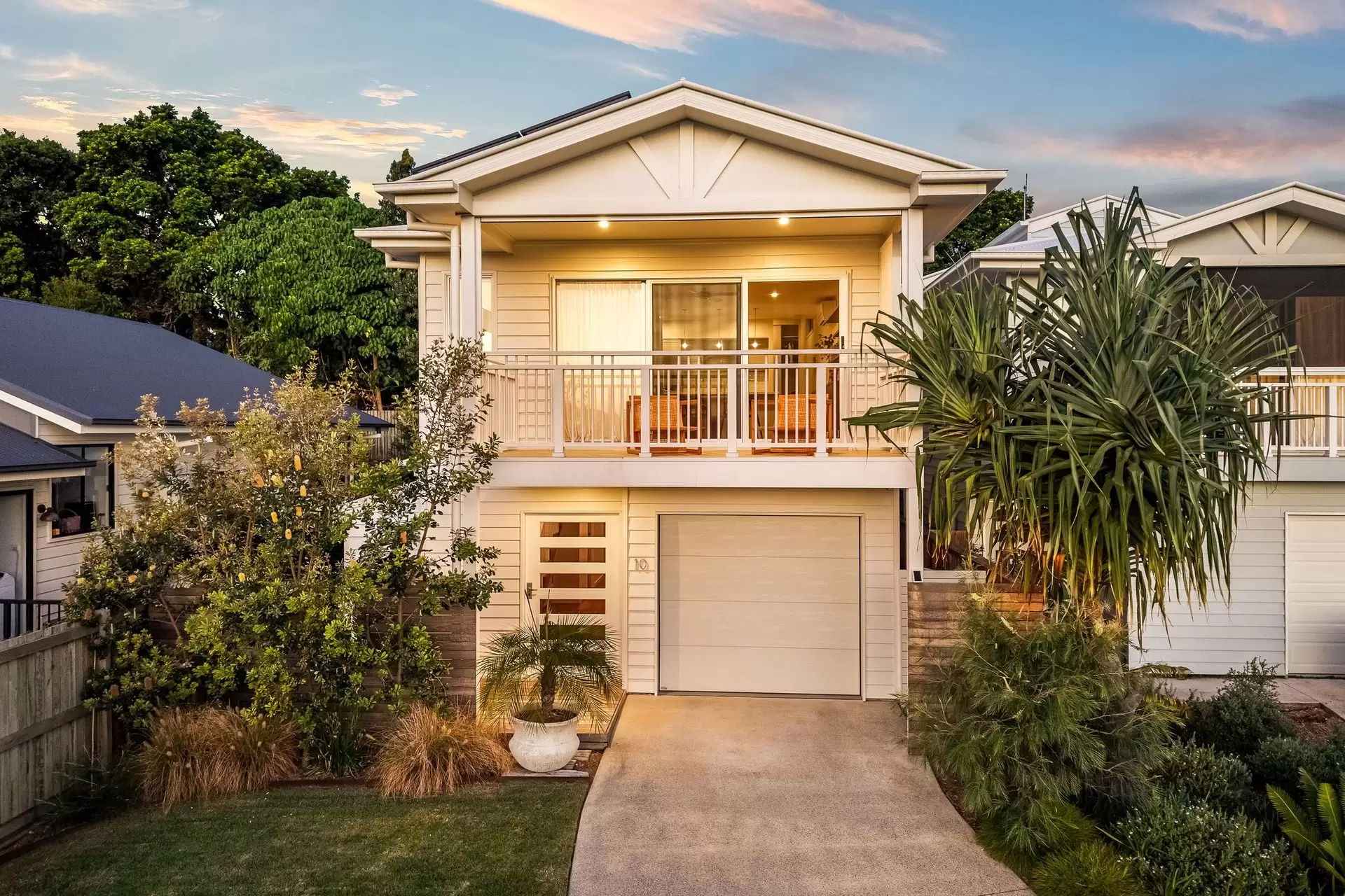 10 Tidepool Street, Lennox Head Sold by Byron Bay Sotheby's International Realty - image 1