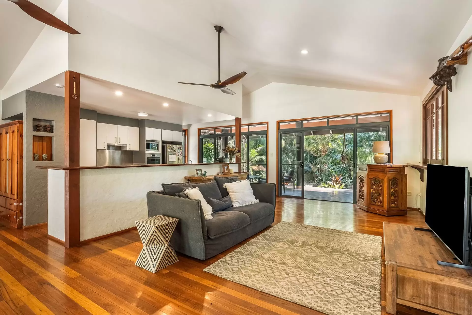 9 Angus Place, Ewingsdale For Sale by Byron Bay Sotheby's International Realty - image 1