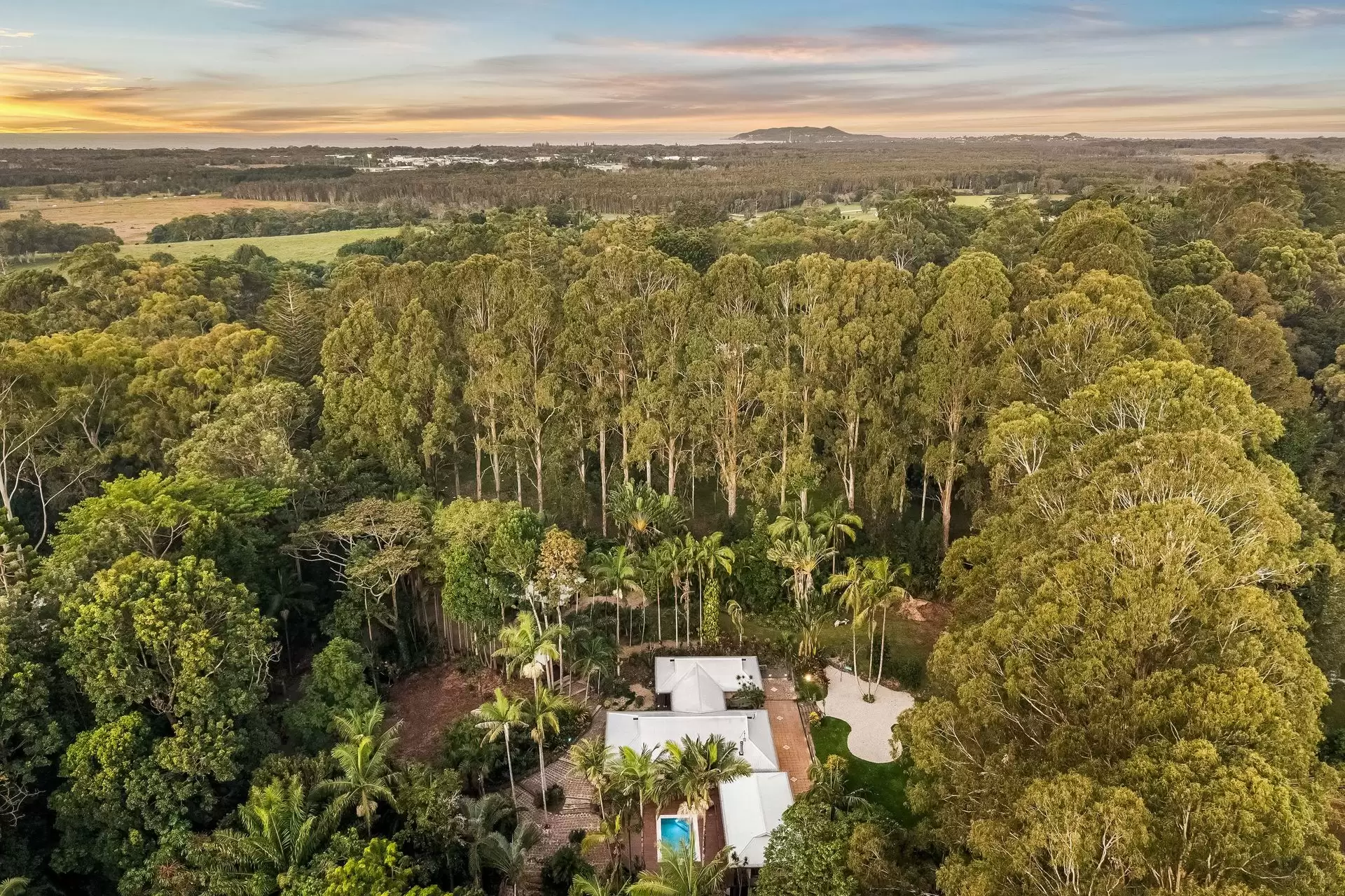 9 Angus Place, Ewingsdale For Sale by Byron Bay Sotheby's International Realty - image 1