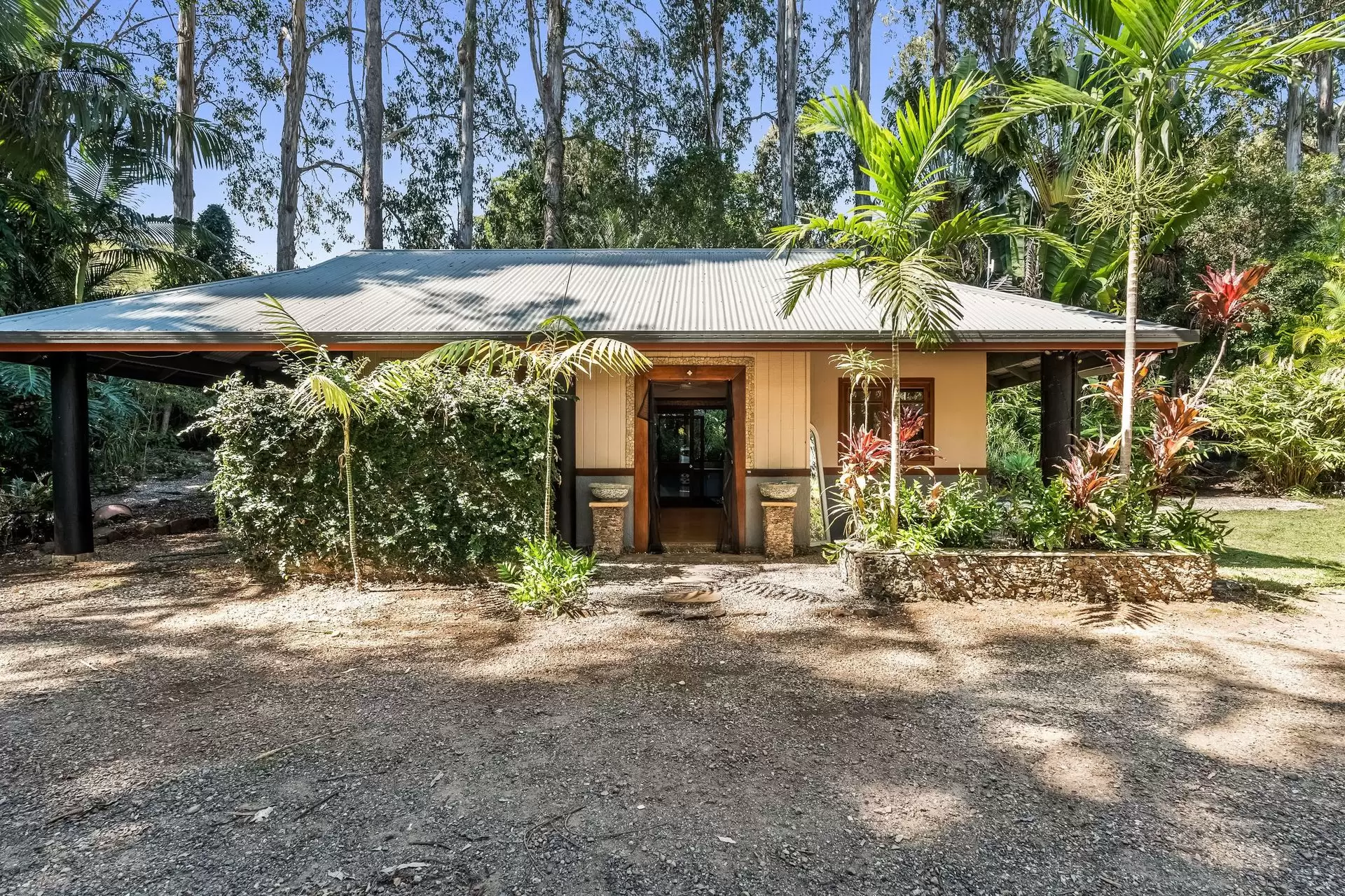 9 Angus Place, Ewingsdale For Sale by Byron Bay Sotheby's International Realty - image 1