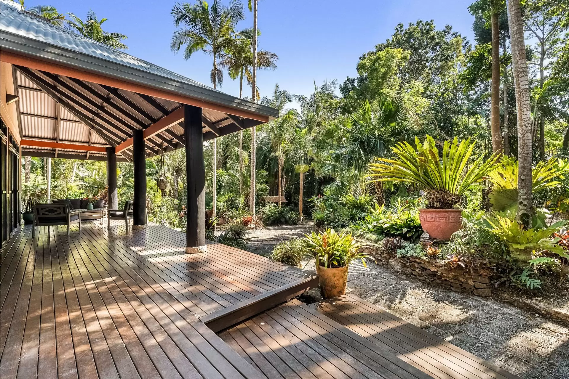 9 Angus Place, Ewingsdale For Sale by Byron Bay Sotheby's International Realty - image 1