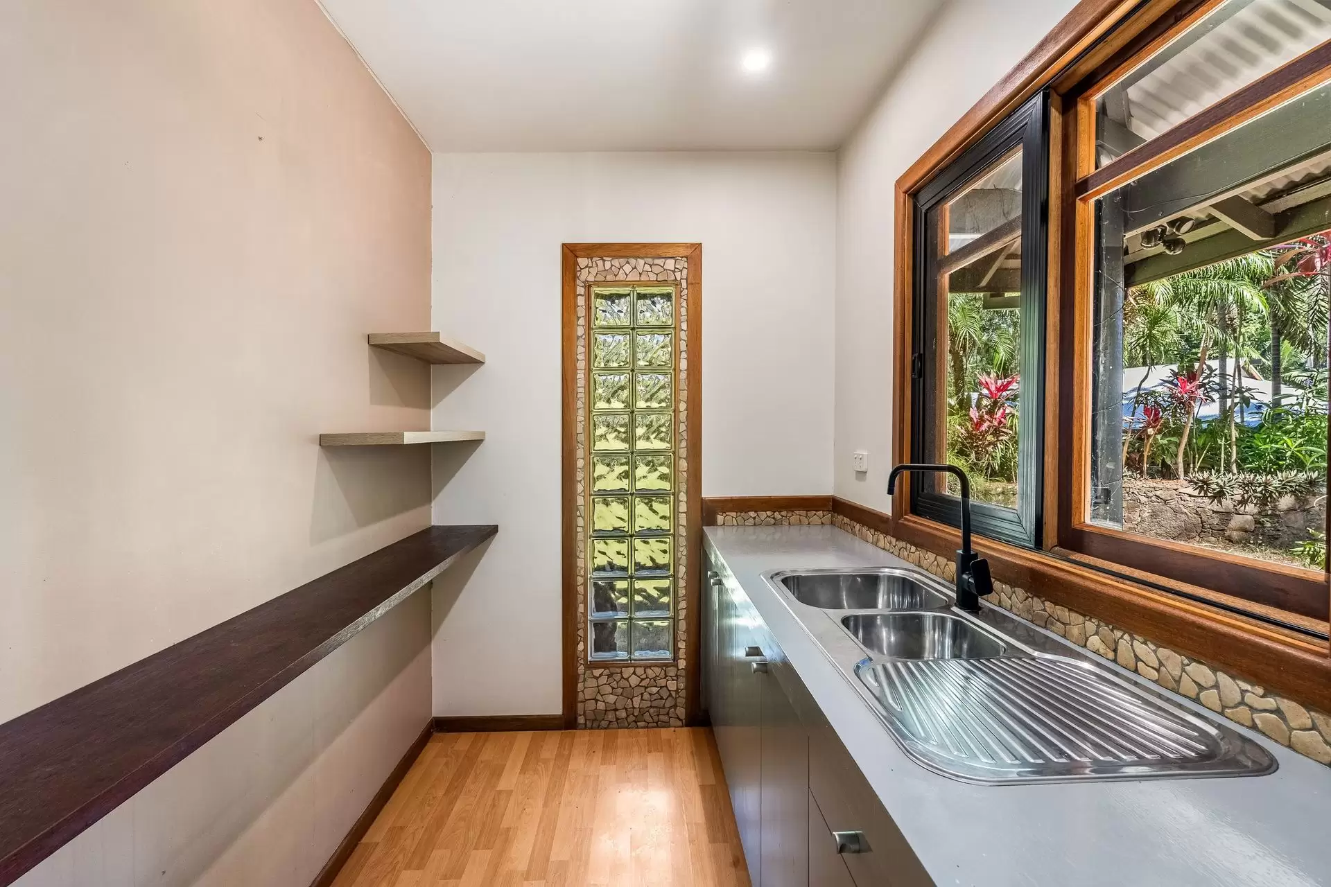 9 Angus Place, Ewingsdale For Sale by Byron Bay Sotheby's International Realty - image 1