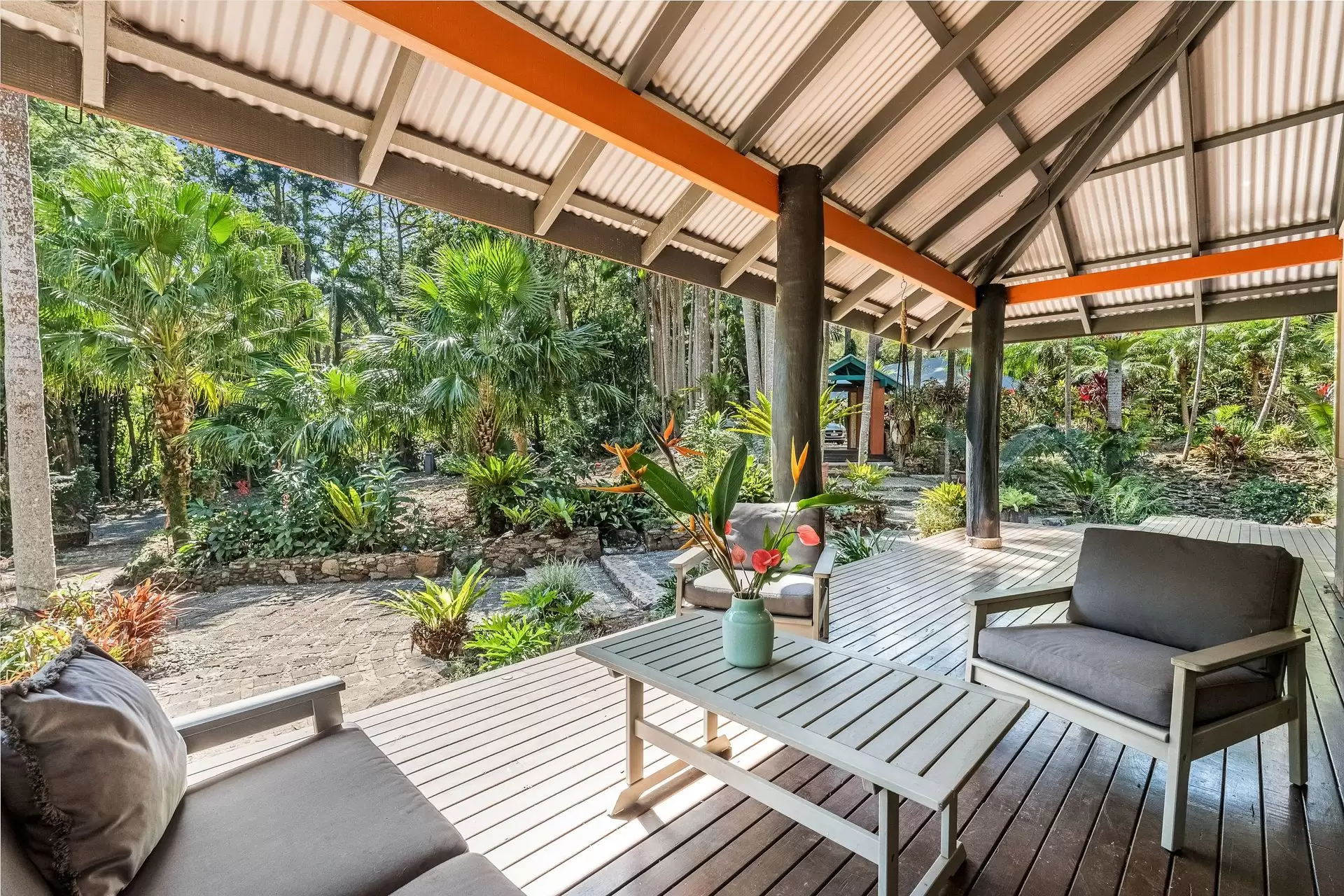 9 Angus Place, Ewingsdale For Sale by Byron Bay Sotheby's International Realty - image 1