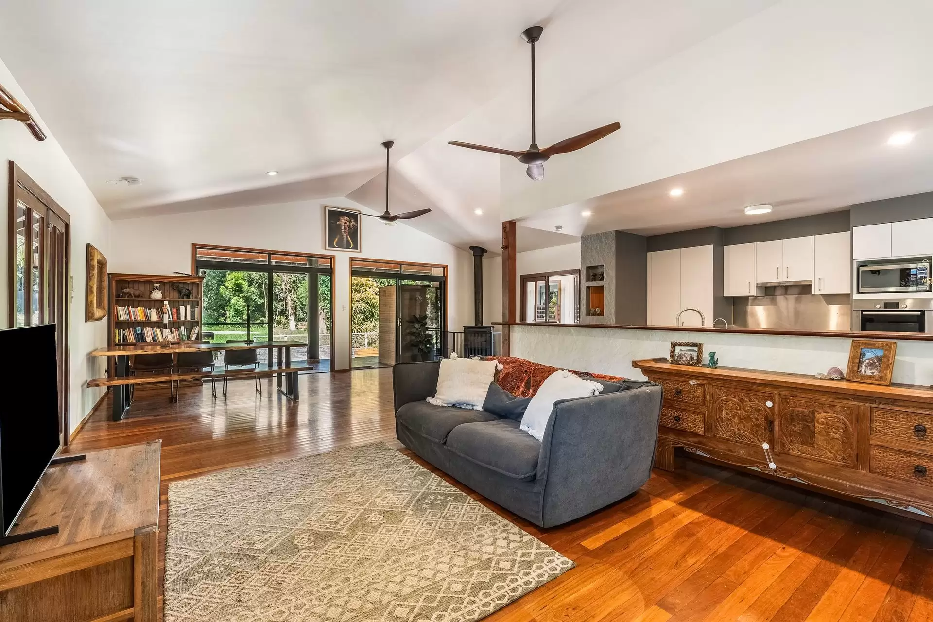 9 Angus Place, Ewingsdale For Sale by Byron Bay Sotheby's International Realty - image 1