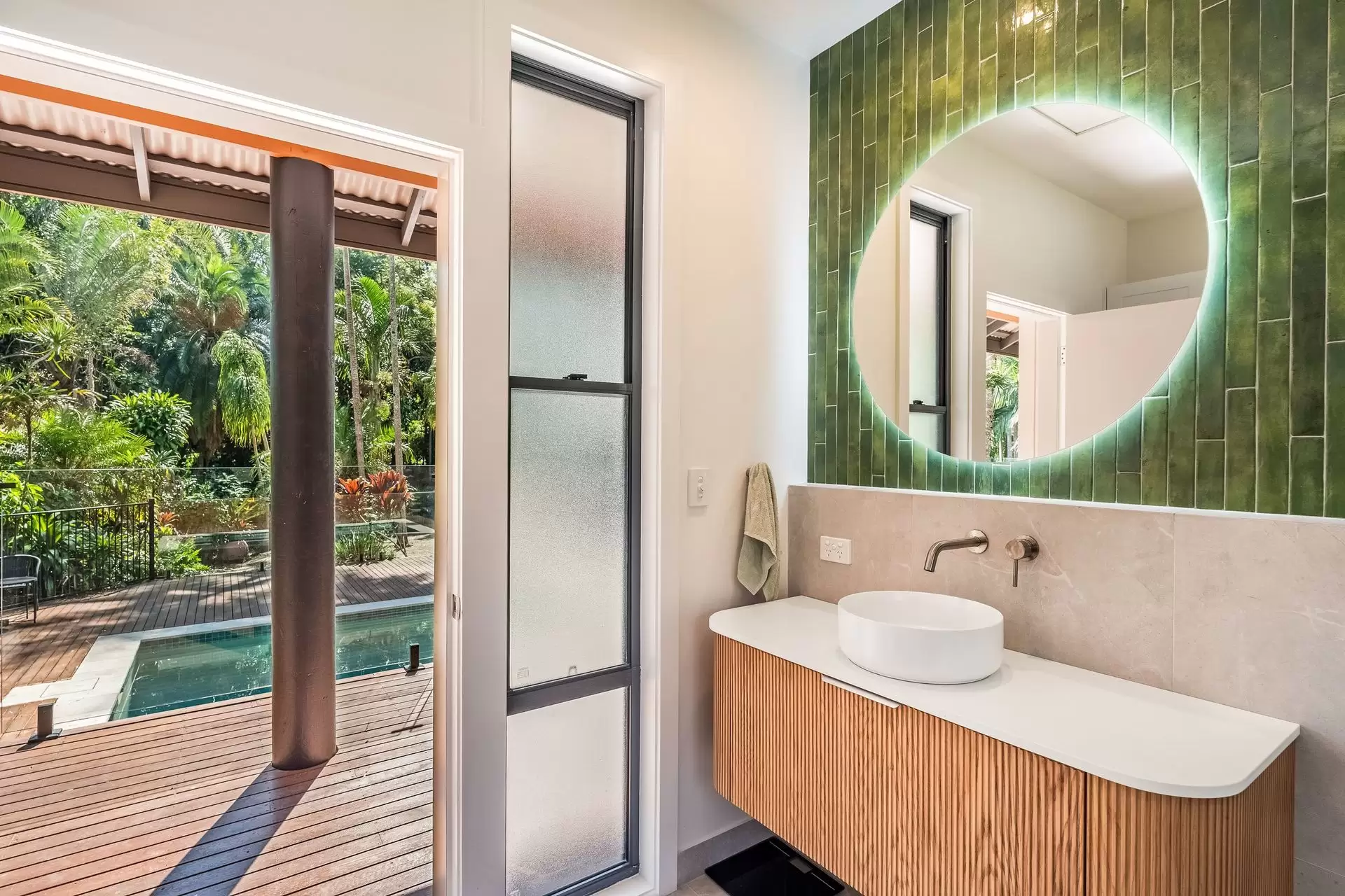 9 Angus Place, Ewingsdale For Sale by Byron Bay Sotheby's International Realty - image 1