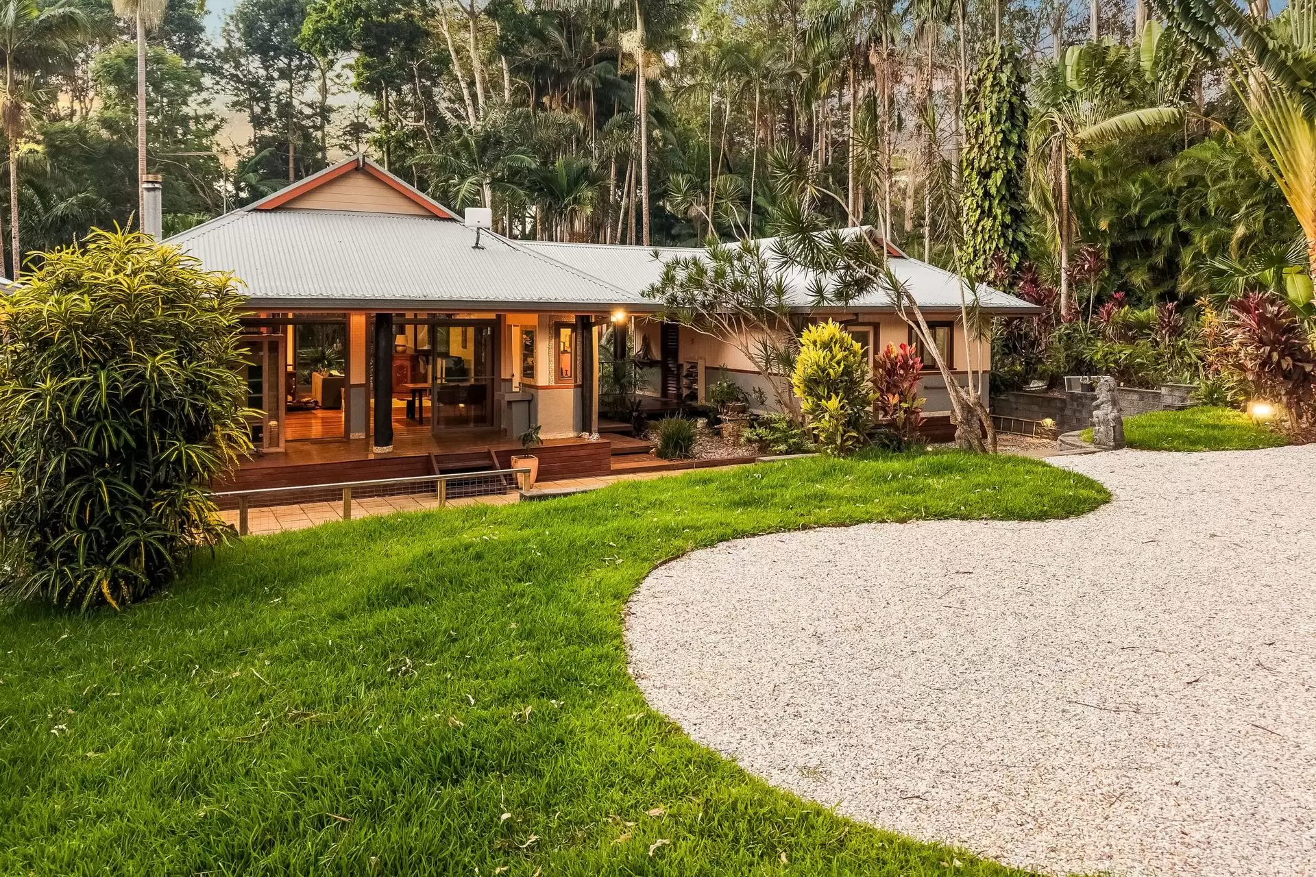 9 Angus Place, Ewingsdale For Sale by Byron Bay Sotheby's International Realty - image 1