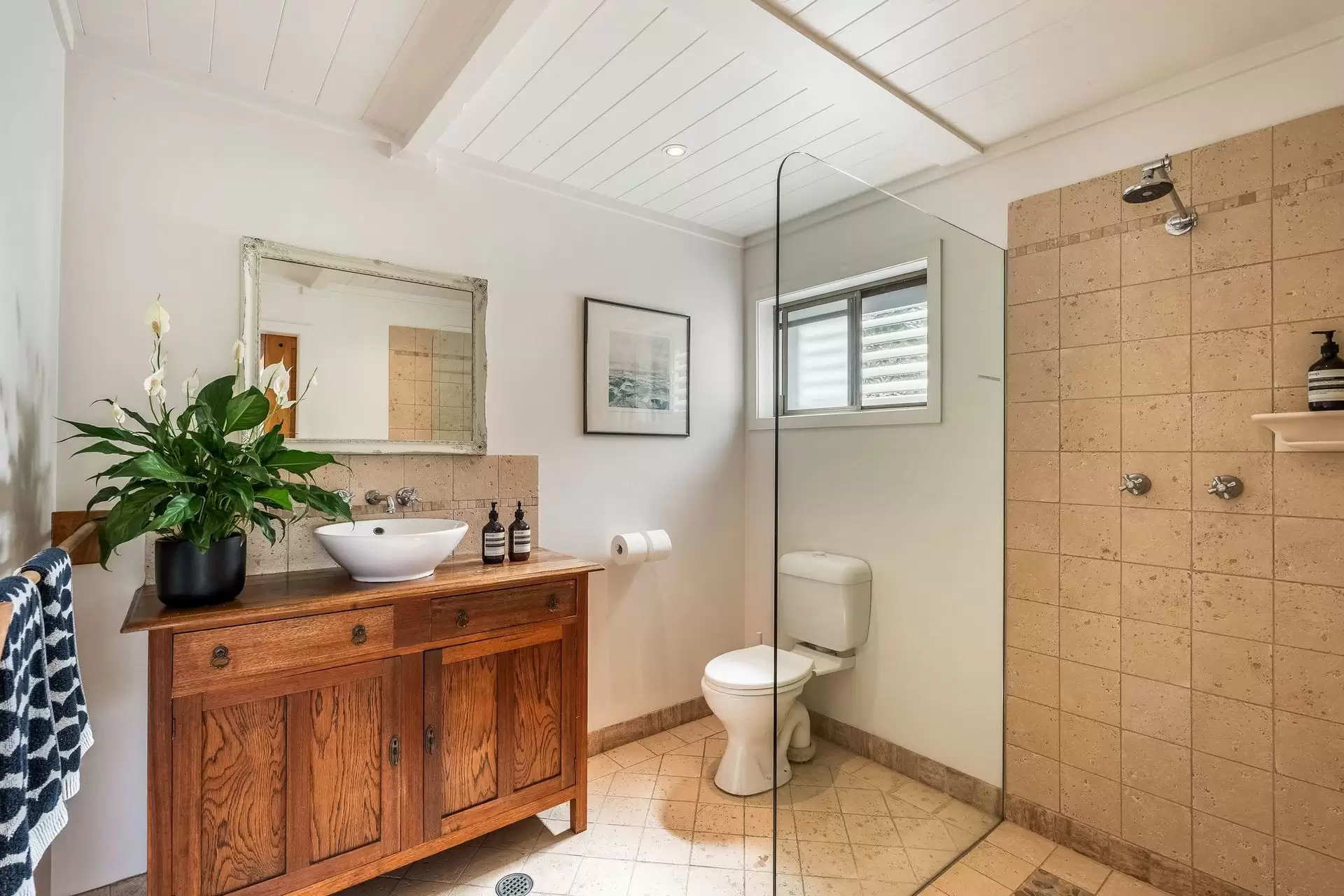 13 Goolara Court, Ocean Shores For Sale by Byron Bay Sotheby's International Realty - image 1