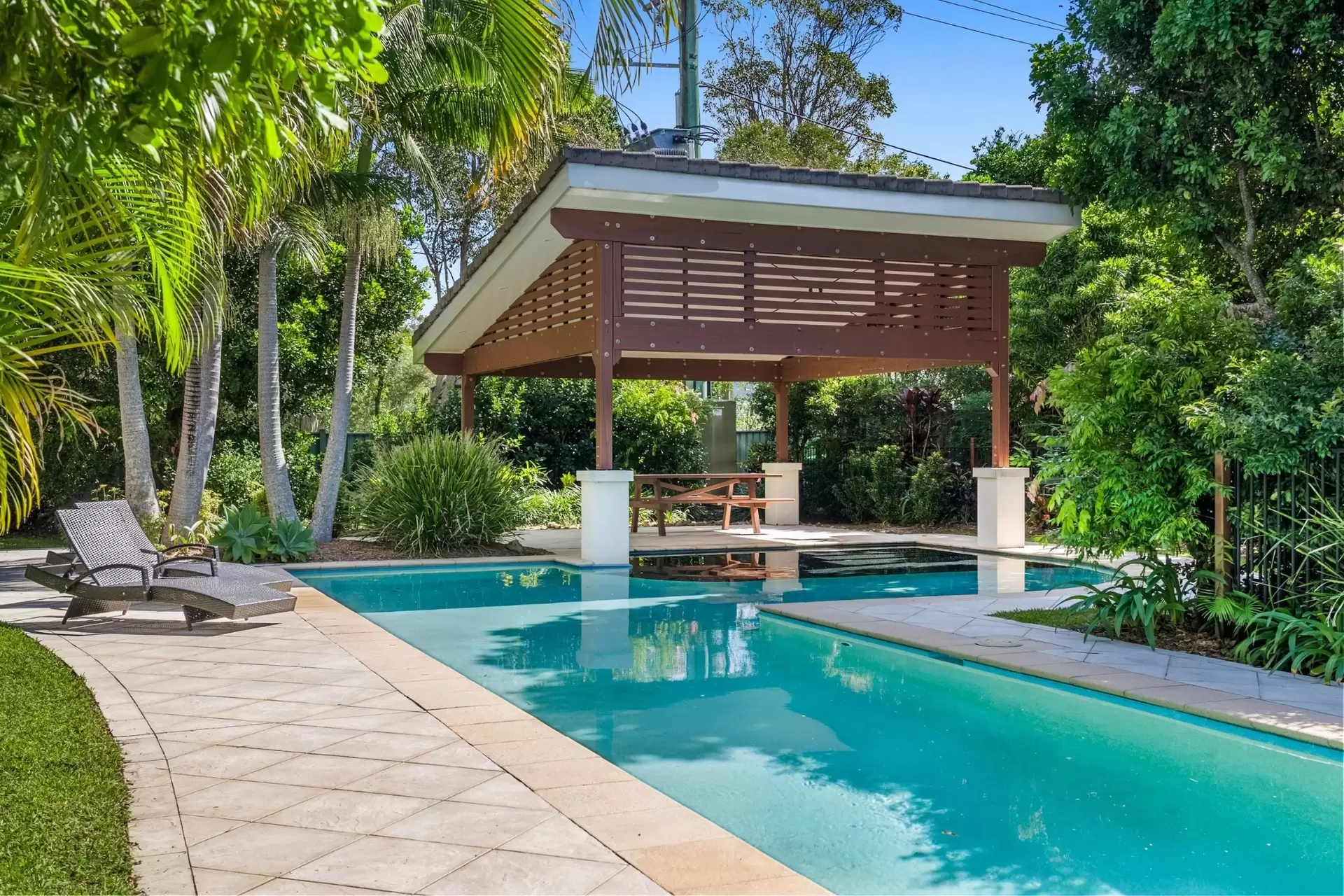 25/6-8 Browning Street, Byron Bay Sold by Byron Bay Sotheby's International Realty - image 1